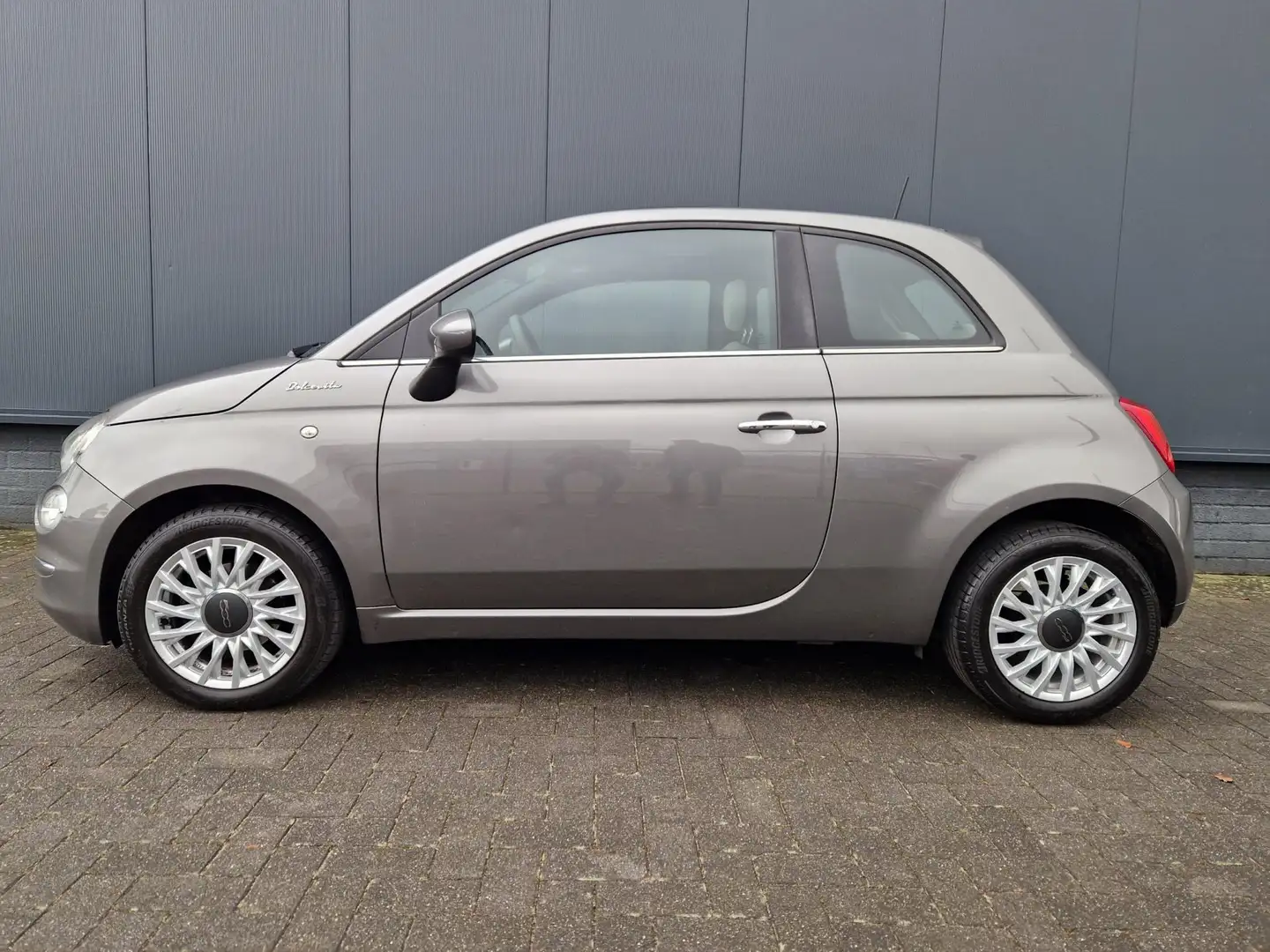 Fiat 500 1.0 Hybrid Dolcevita /Panoramadak /Garantie! Grau - 2