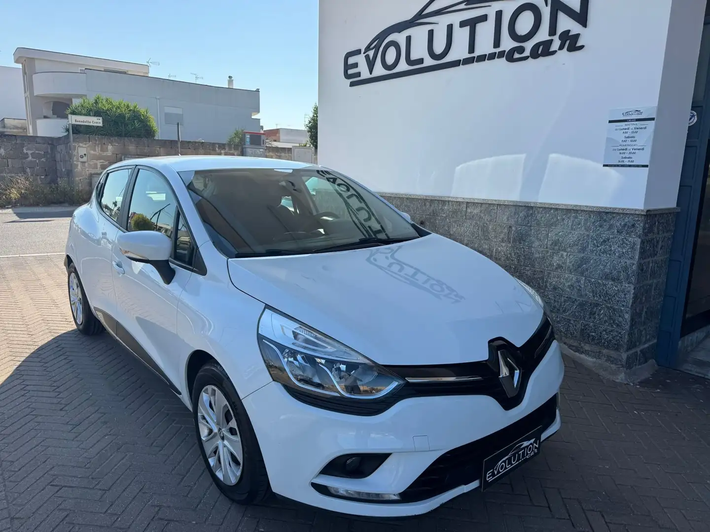 Renault Clio Clio 1.5 dci Moschino Intens 75cv Bianco - 1