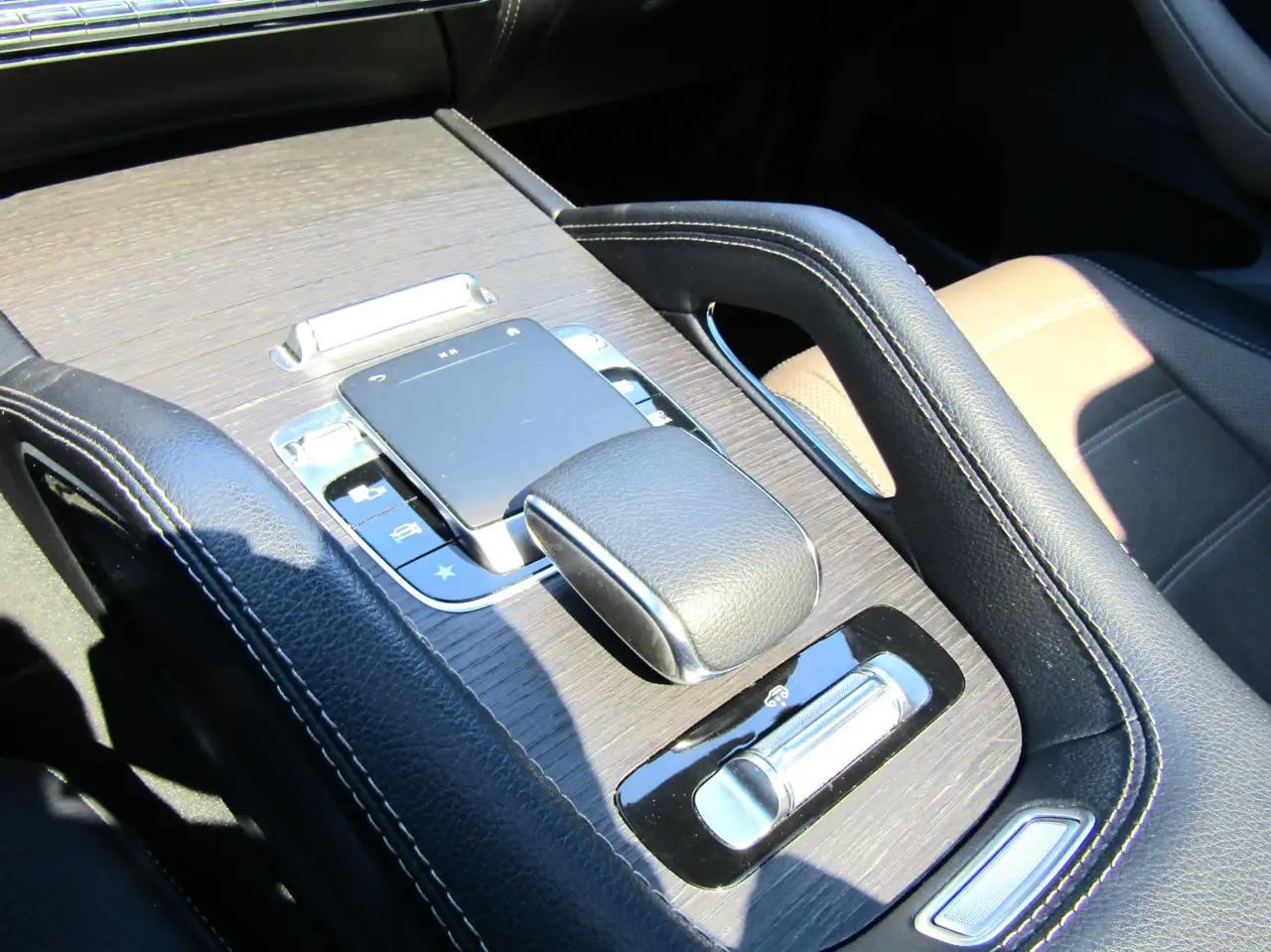 Mercedes-Benz GLS снимка Mercedes-Benz GLS