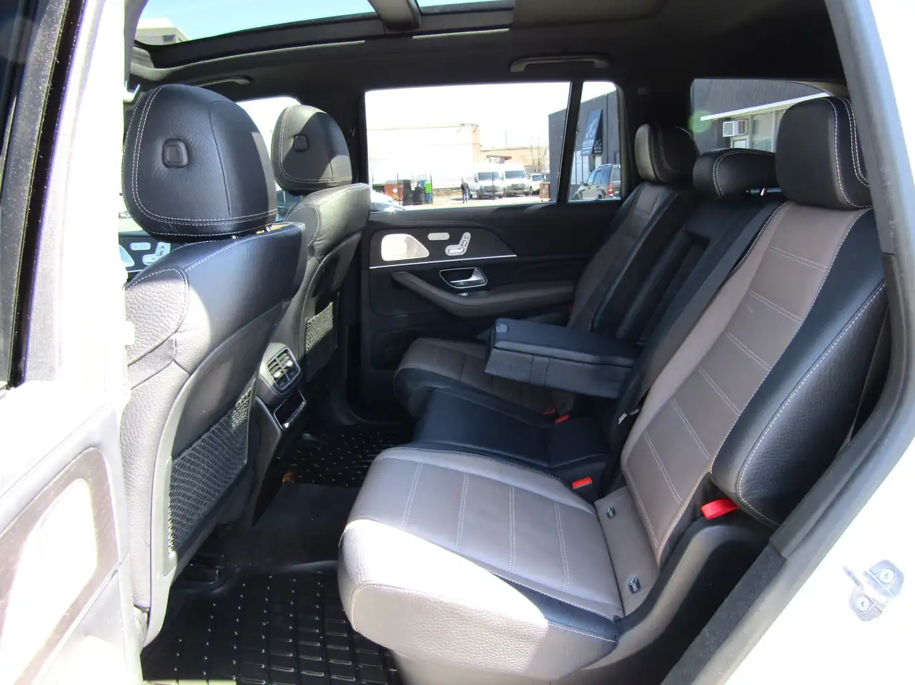 Mercedes-Benz GLS снимка Mercedes-Benz GLS