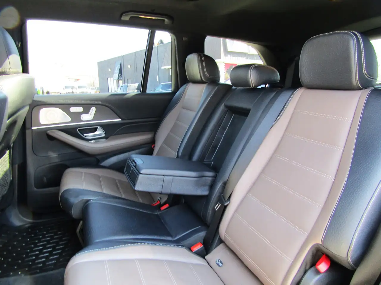 Mercedes-Benz GLS снимка Mercedes-Benz GLS
