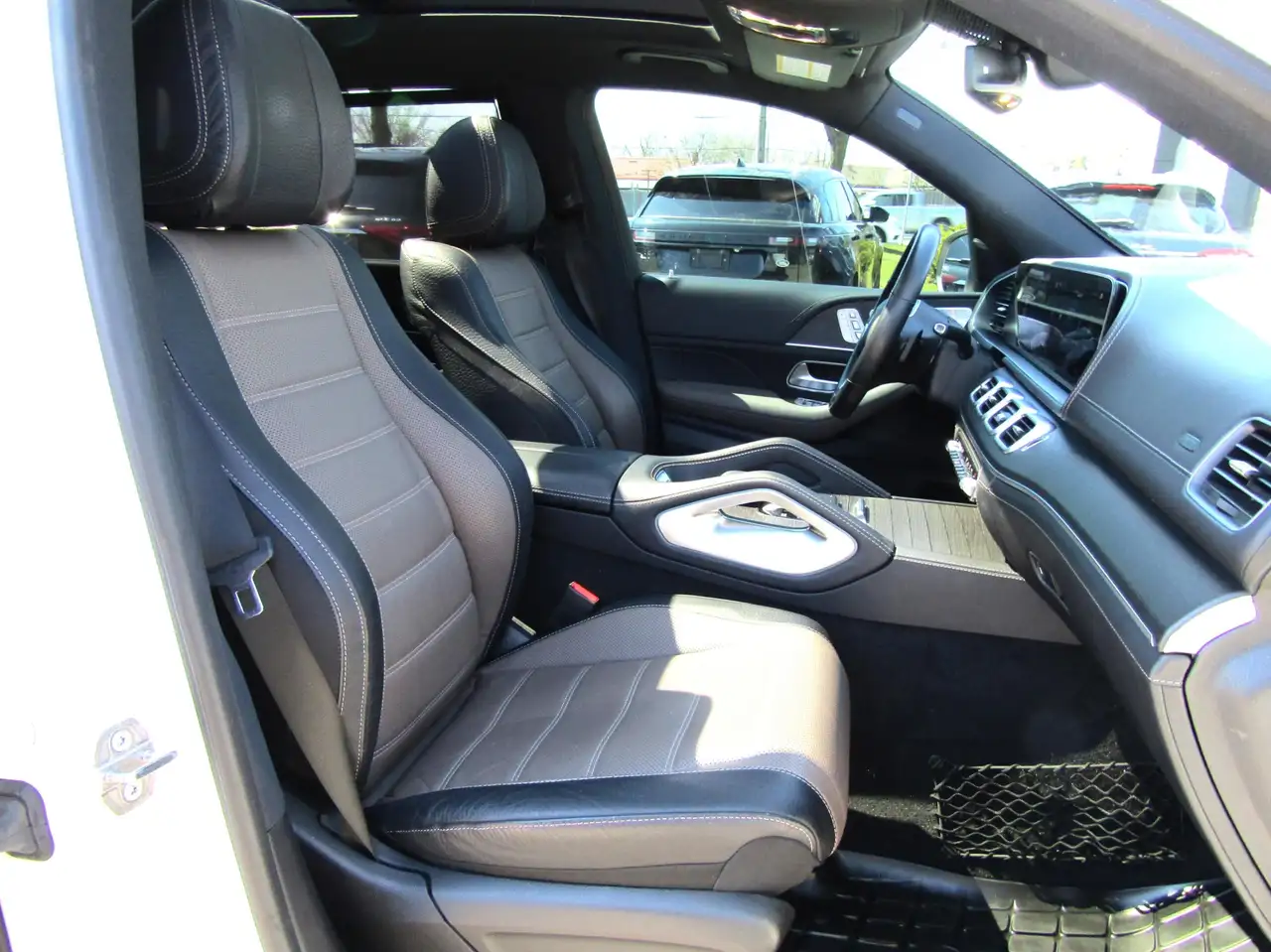 Mercedes-Benz GLS снимка Mercedes-Benz GLS