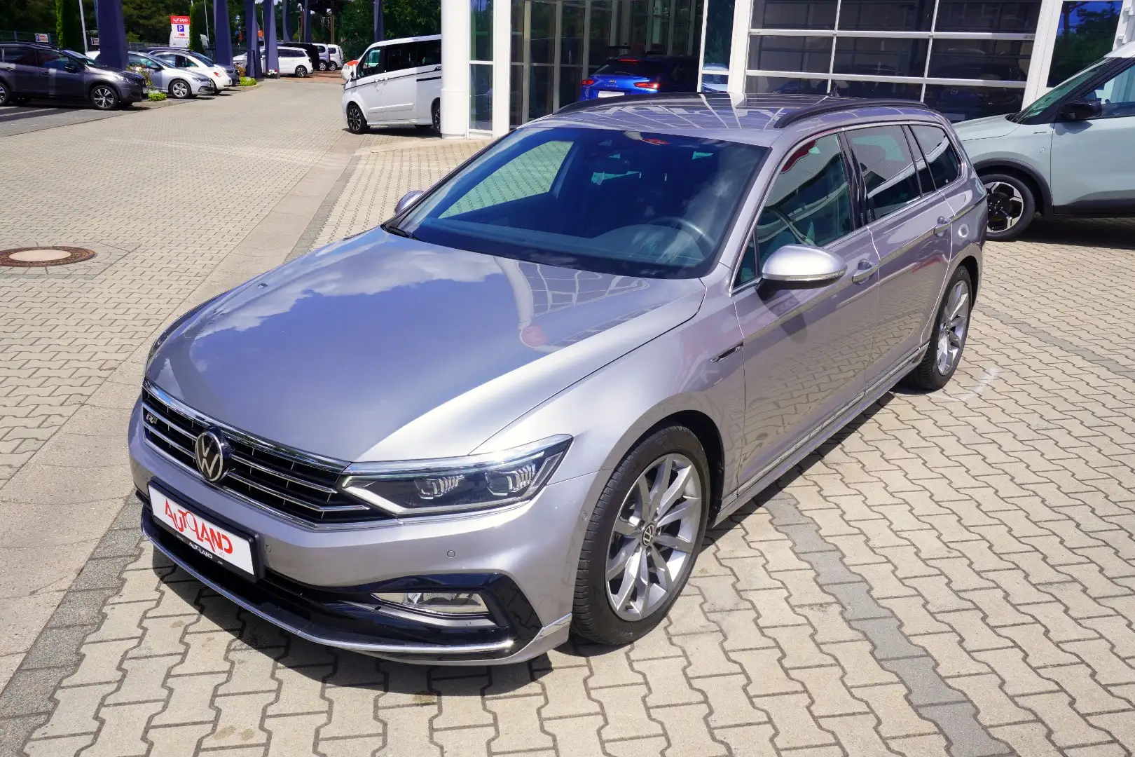Volkswagen Passat Variant 2.0 TSI DSG 2xR-Line LED ACC Navi Silber - 2