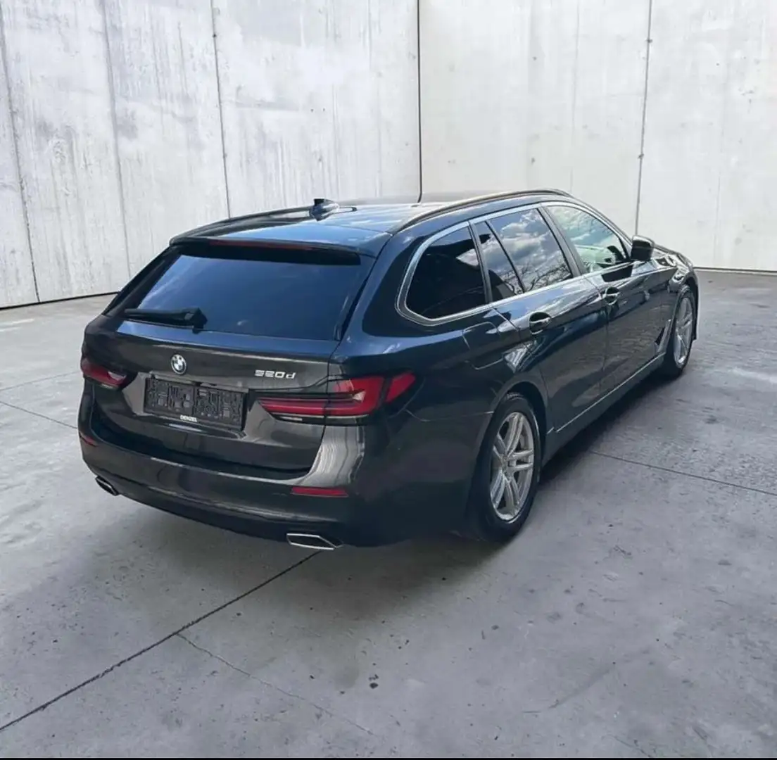 BMW 520 520d xDrive Touring Aut. - 1