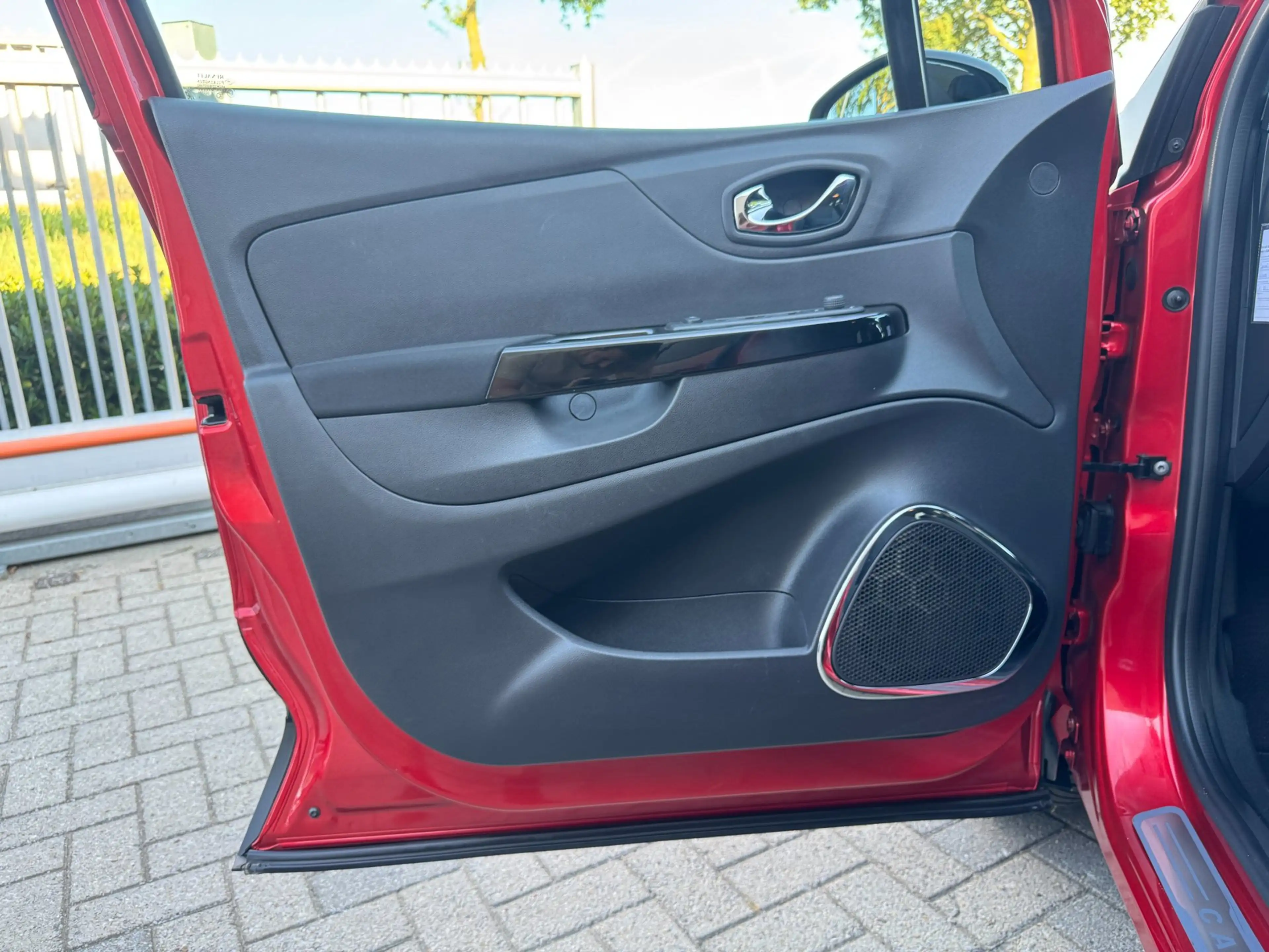 Renault Captur 1.2 TCe Dynamique AUTOMAAT / CAMERA / NAVI / PARKE — photo 8