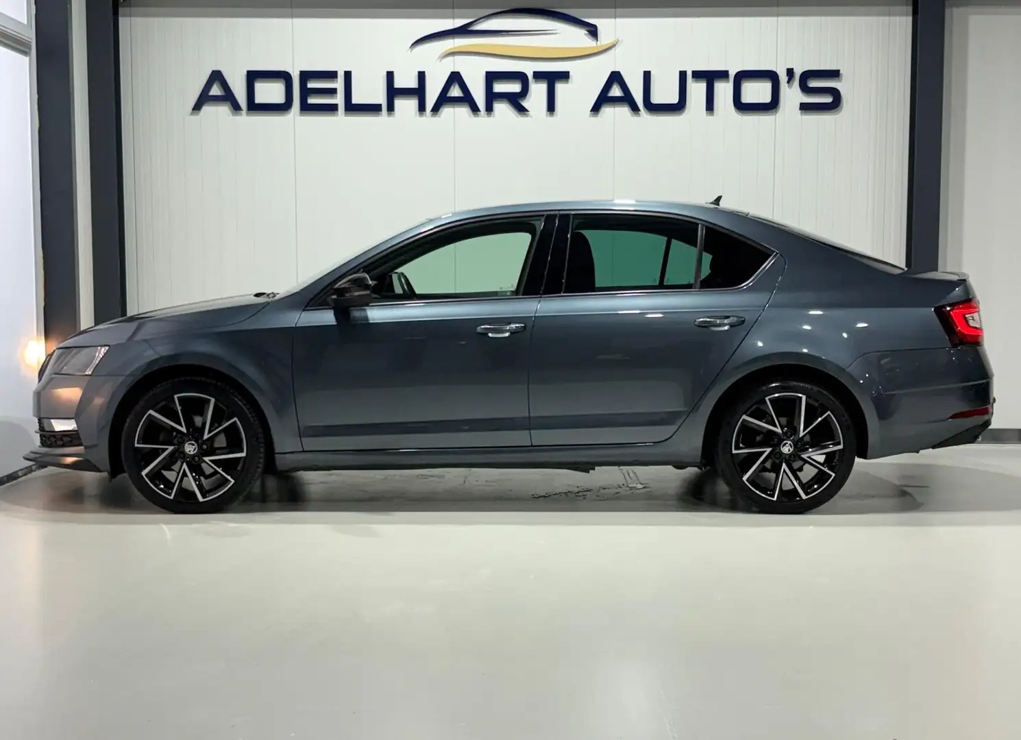 Skoda Octavia 1.5 TSI Greentech Sport Business DSG Automaat / Na Grigio - 2