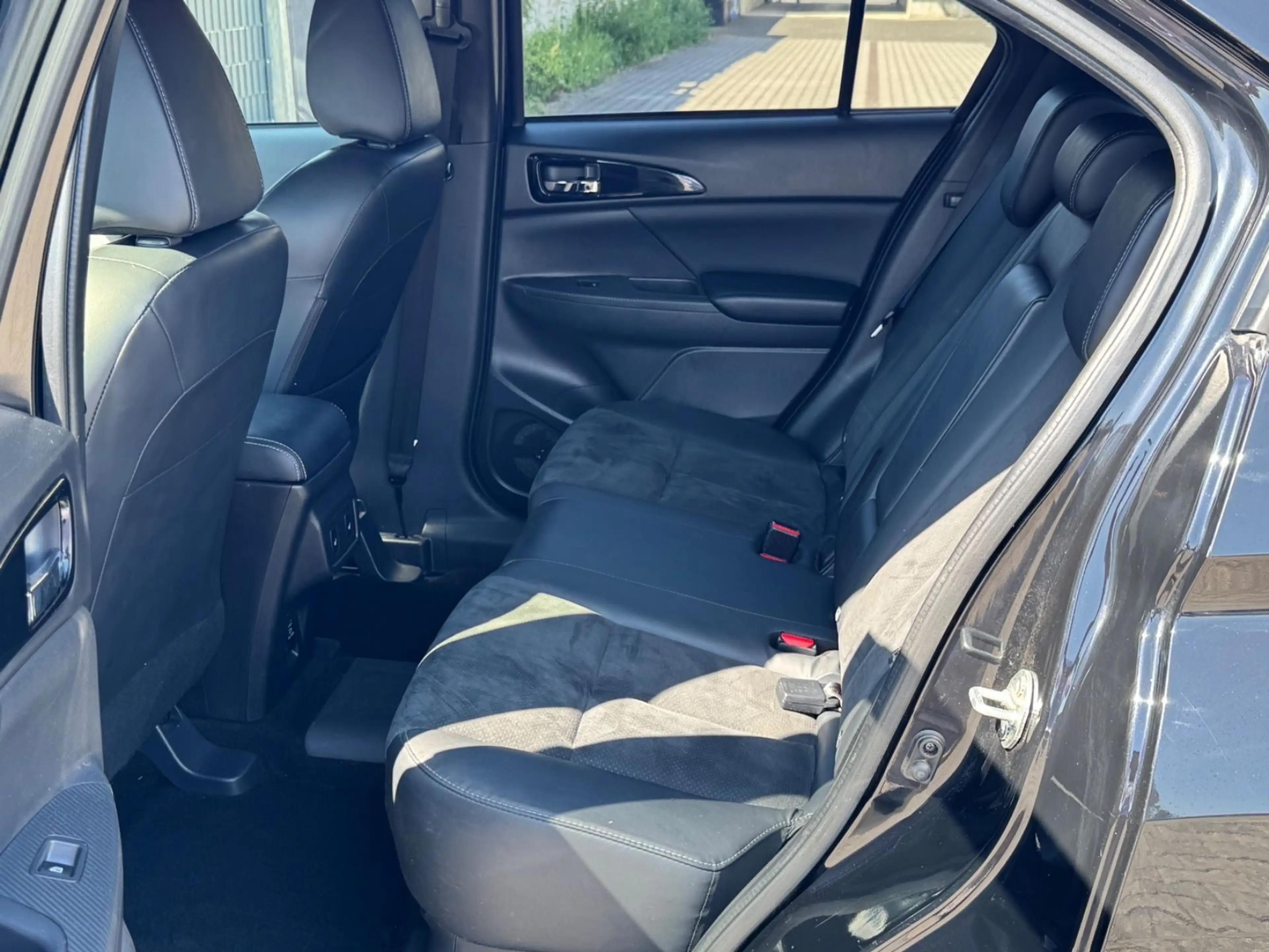 Mitsubishi Eclipse Cross Plus Select Black Hybrid 4WD — photo 11