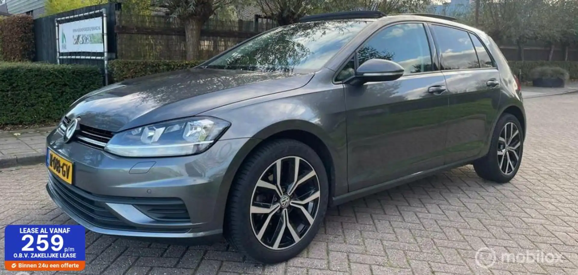 Volkswagen Golf 7.5 1.6 TDI Highline Pano Carplay Leer Grijs - 1