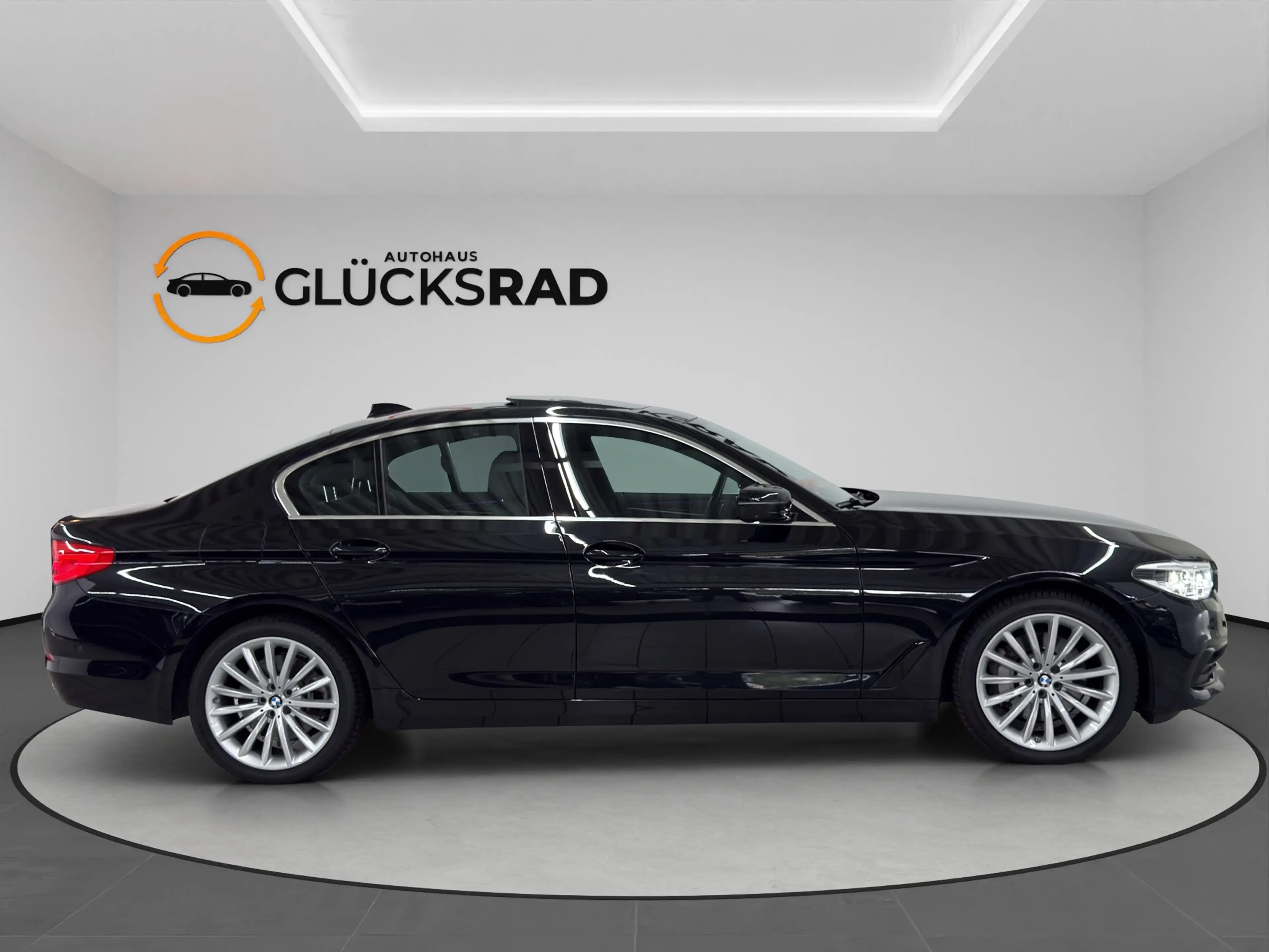 BMW 530 d H&K HUD 360° Memory S-Dach Softclose ACC — photo 9