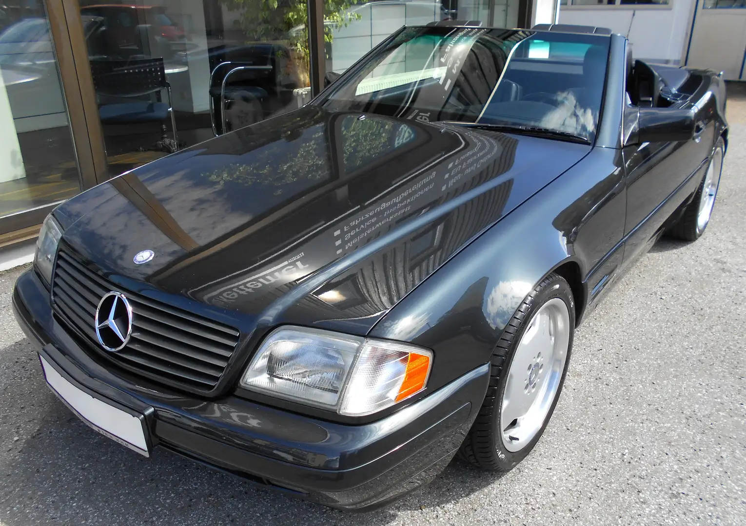 Mercedes-Benz SL 300 *TOP ZUSTAND*18"AMG ALU*OLDTIMER* Schwarz - 2
