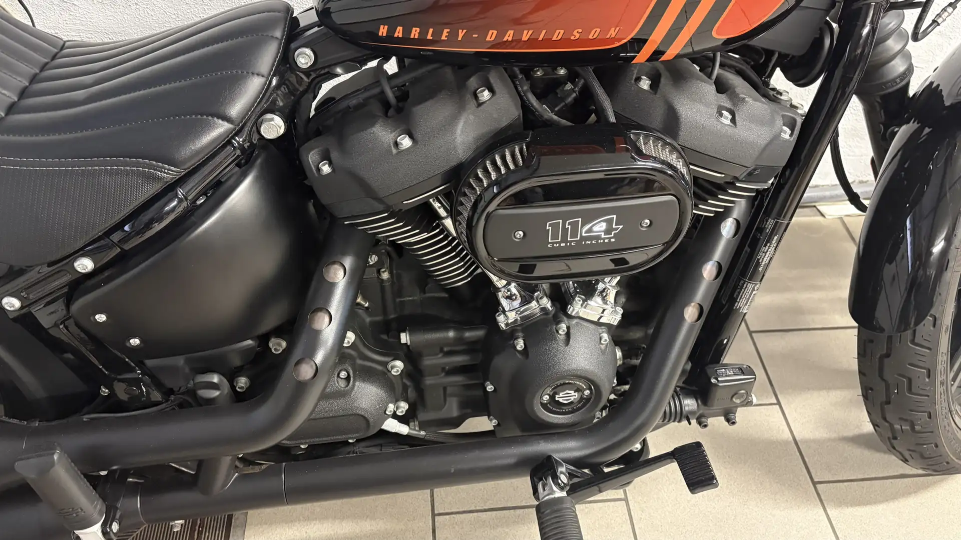 Harley-Davidson Street Bob - 2