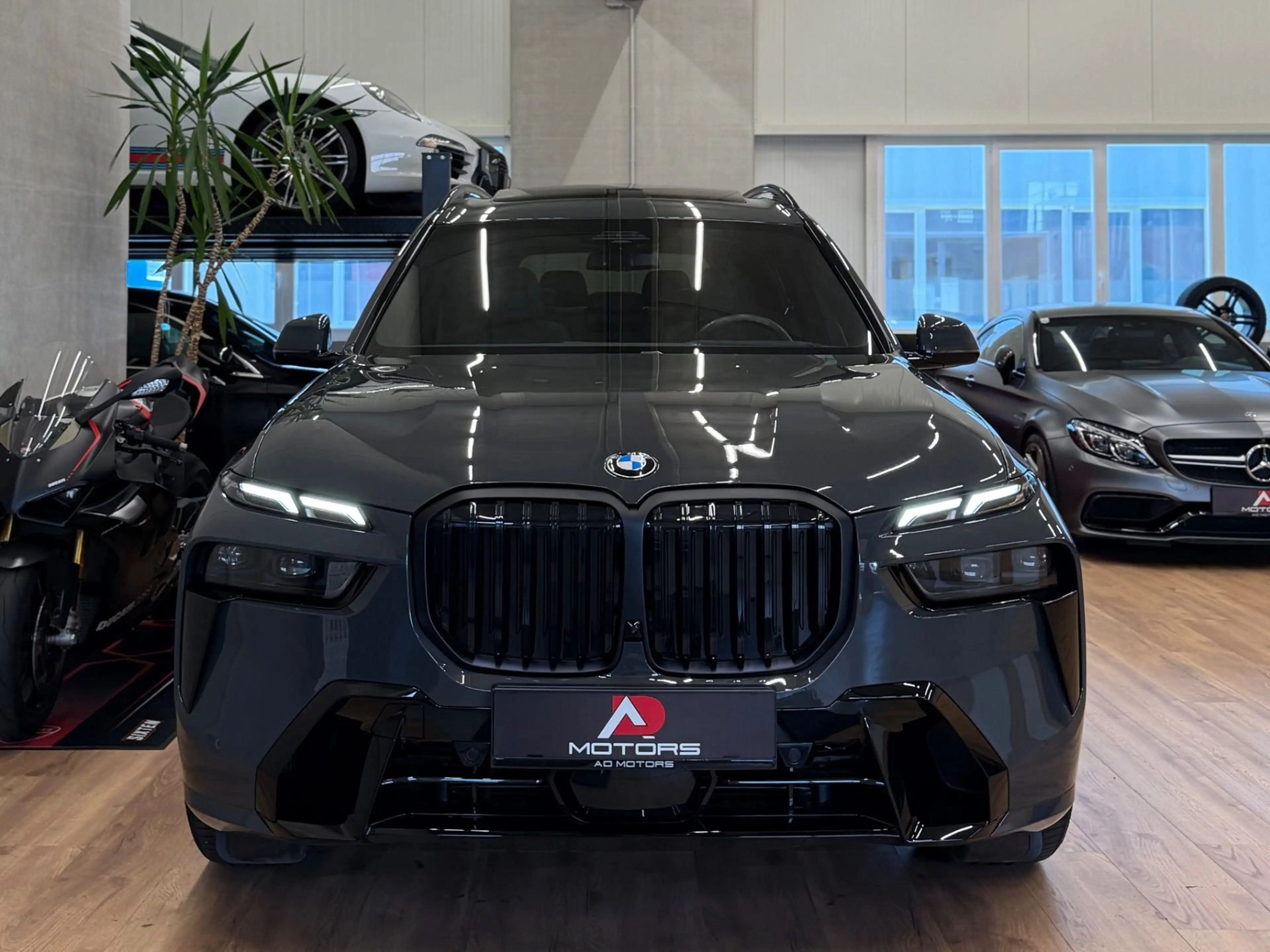 BMW X7 xDrive40d / Erstbesitz / MwSt / Luft / Pano / AHK — photo 14