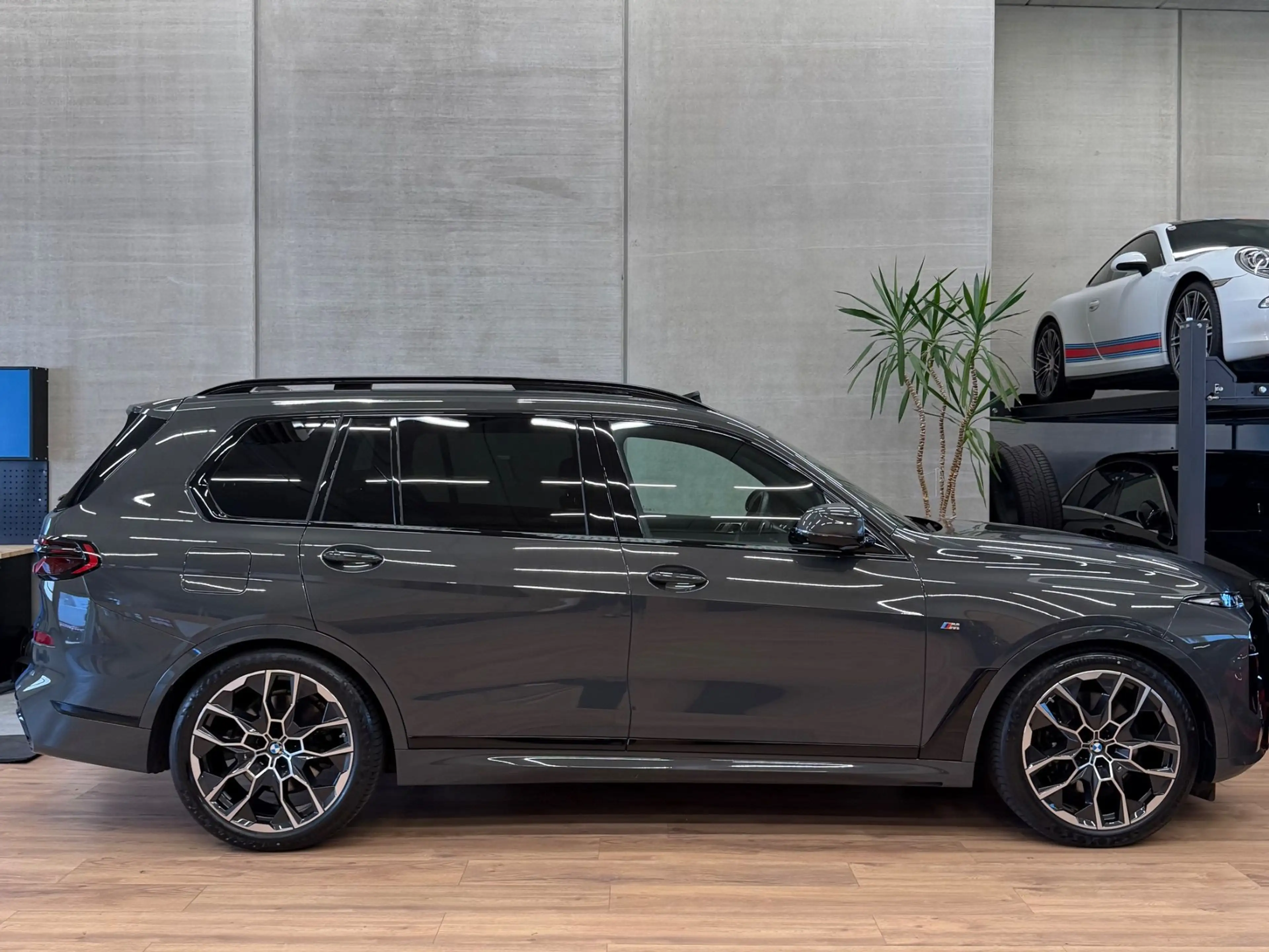 BMW X7 xDrive40d / Erstbesitz / MwSt / Luft / Pano / AHK — photo 8