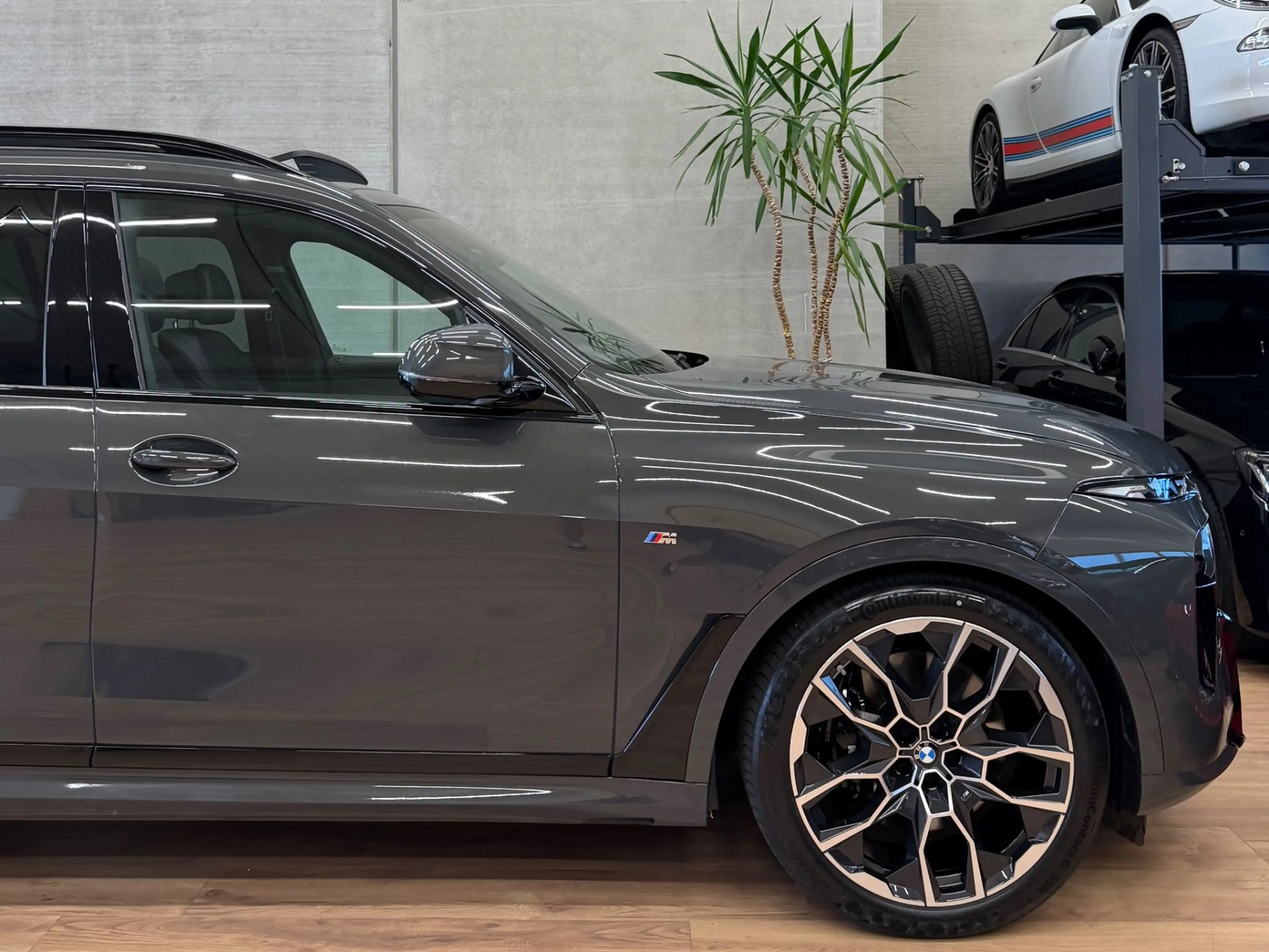 BMW X7 xDrive40d / Erstbesitz / MwSt / Luft / Pano / AHK — photo 10