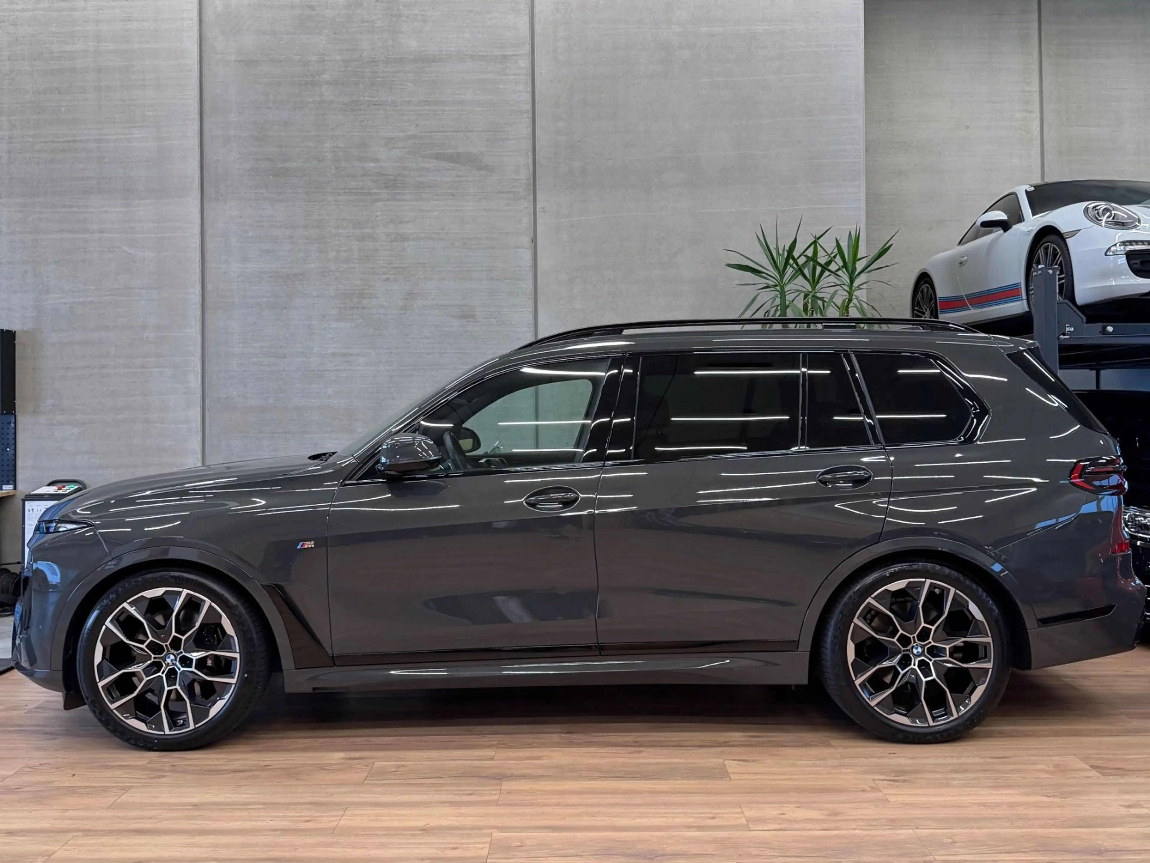 BMW X7 xDrive40d / Erstbesitz / MwSt / Luft / Pano / AHK — photo 5