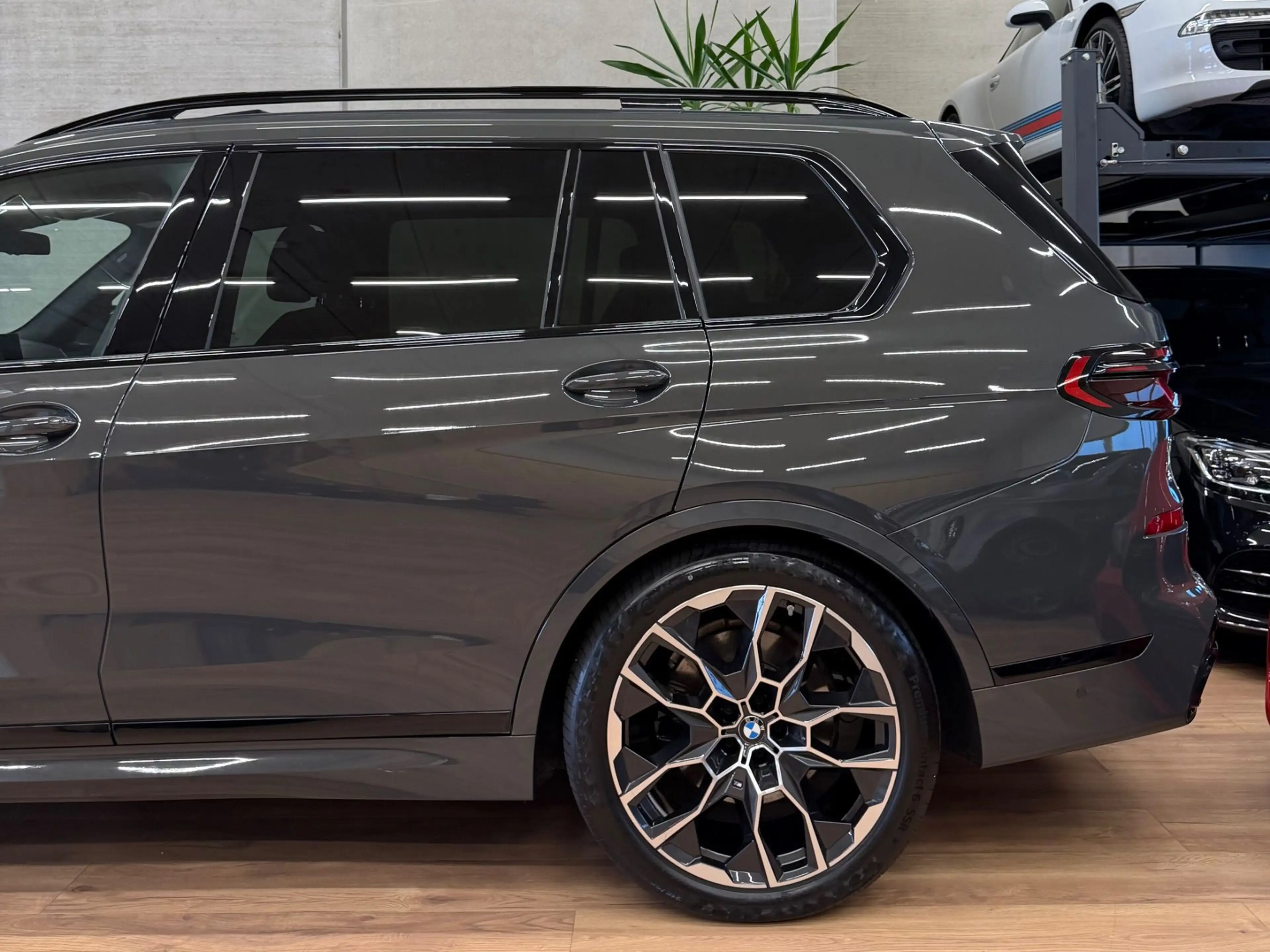 BMW X7 xDrive40d / Erstbesitz / MwSt / Luft / Pano / AHK — photo 7