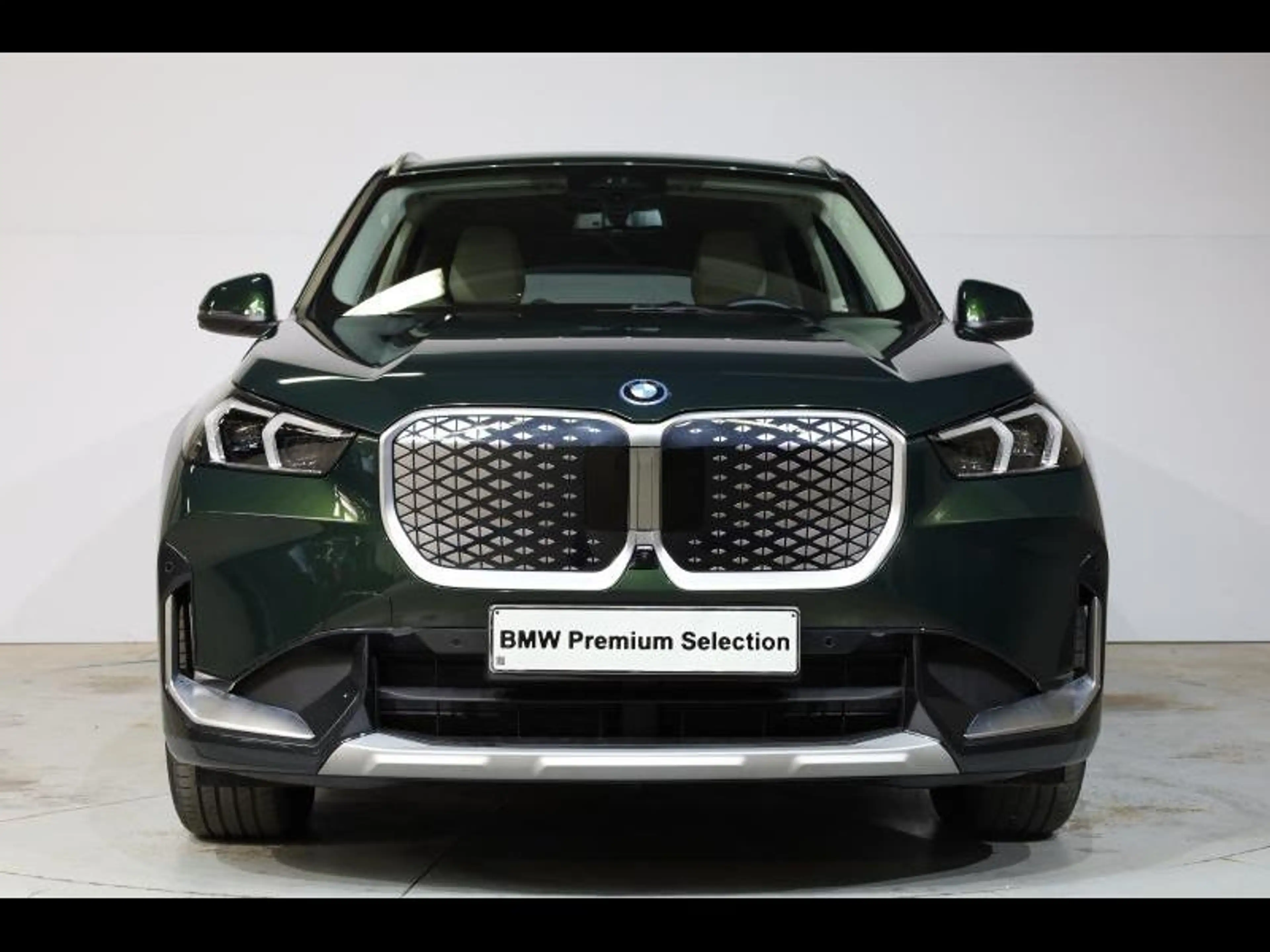 BMW iX1 eDrive20 xLine — photo 2