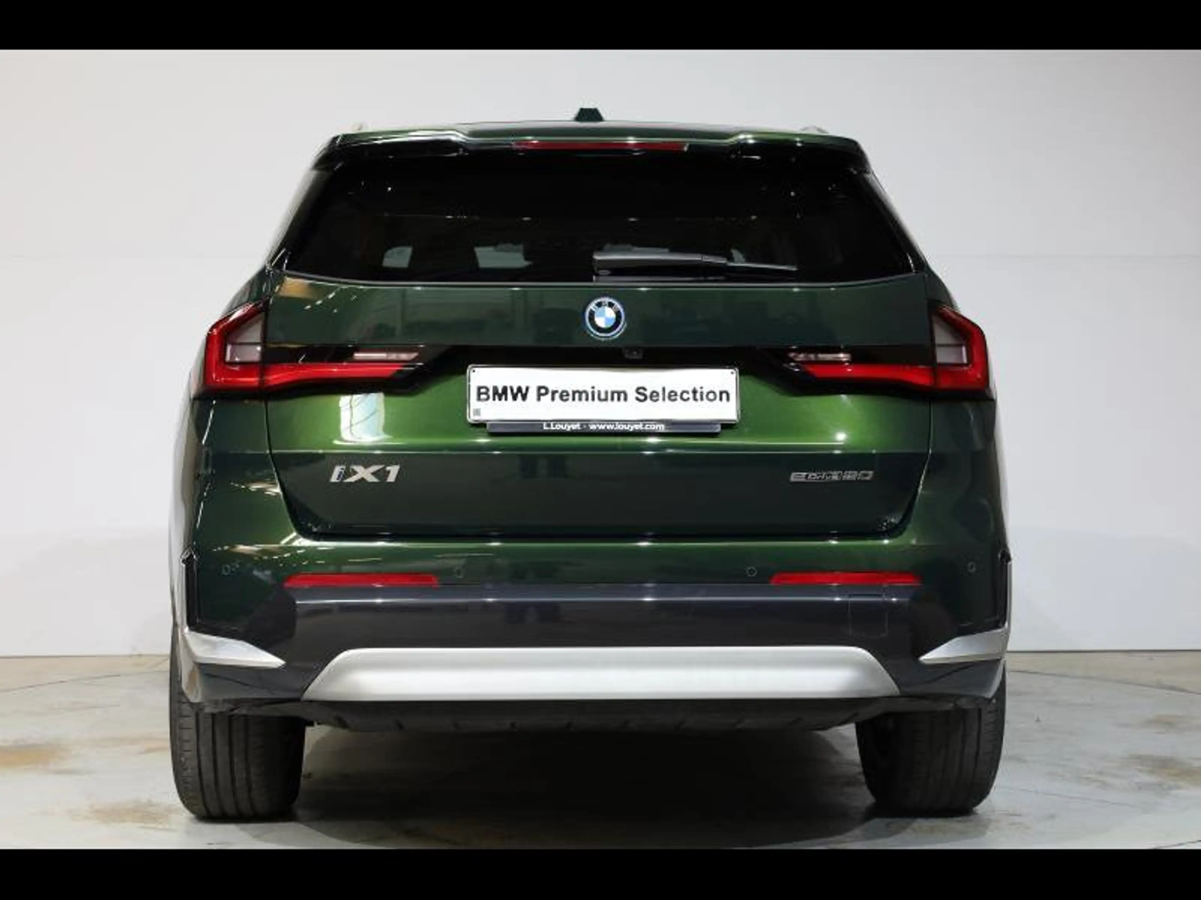 BMW iX1 eDrive20 xLine — photo 4