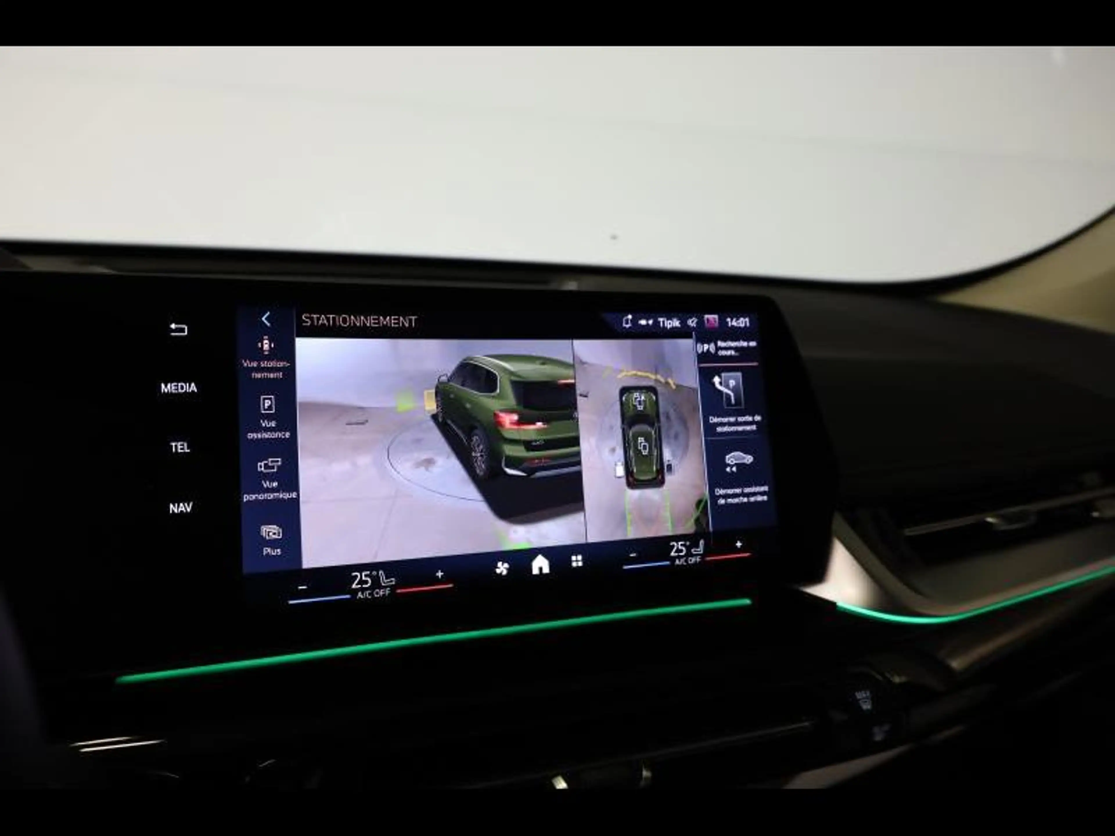 BMW iX1 eDrive20 xLine — photo 15