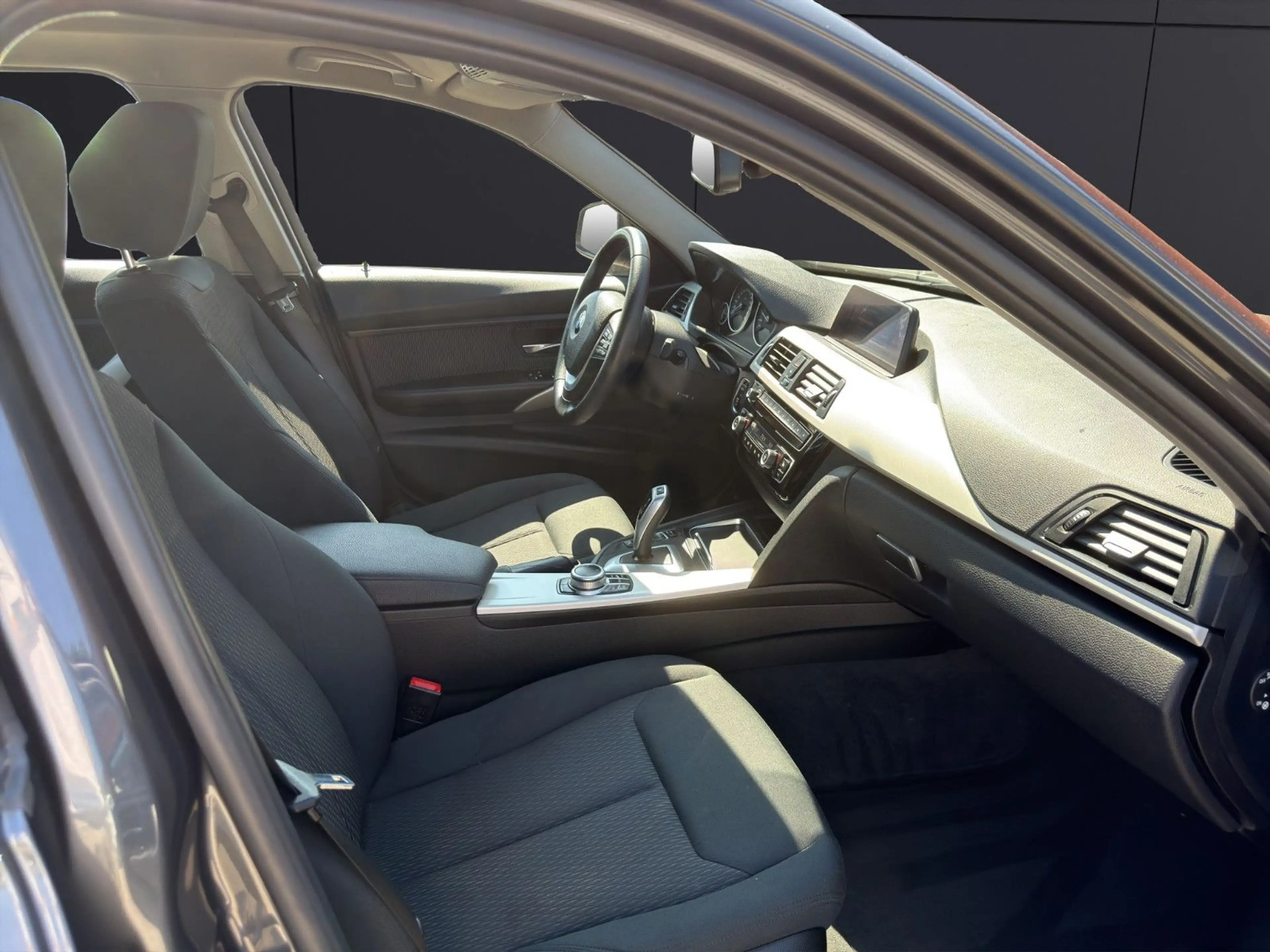 BMW 316 Toruring Advantage *LED*Navi*SitzHZ*BlueTH* — photo 14