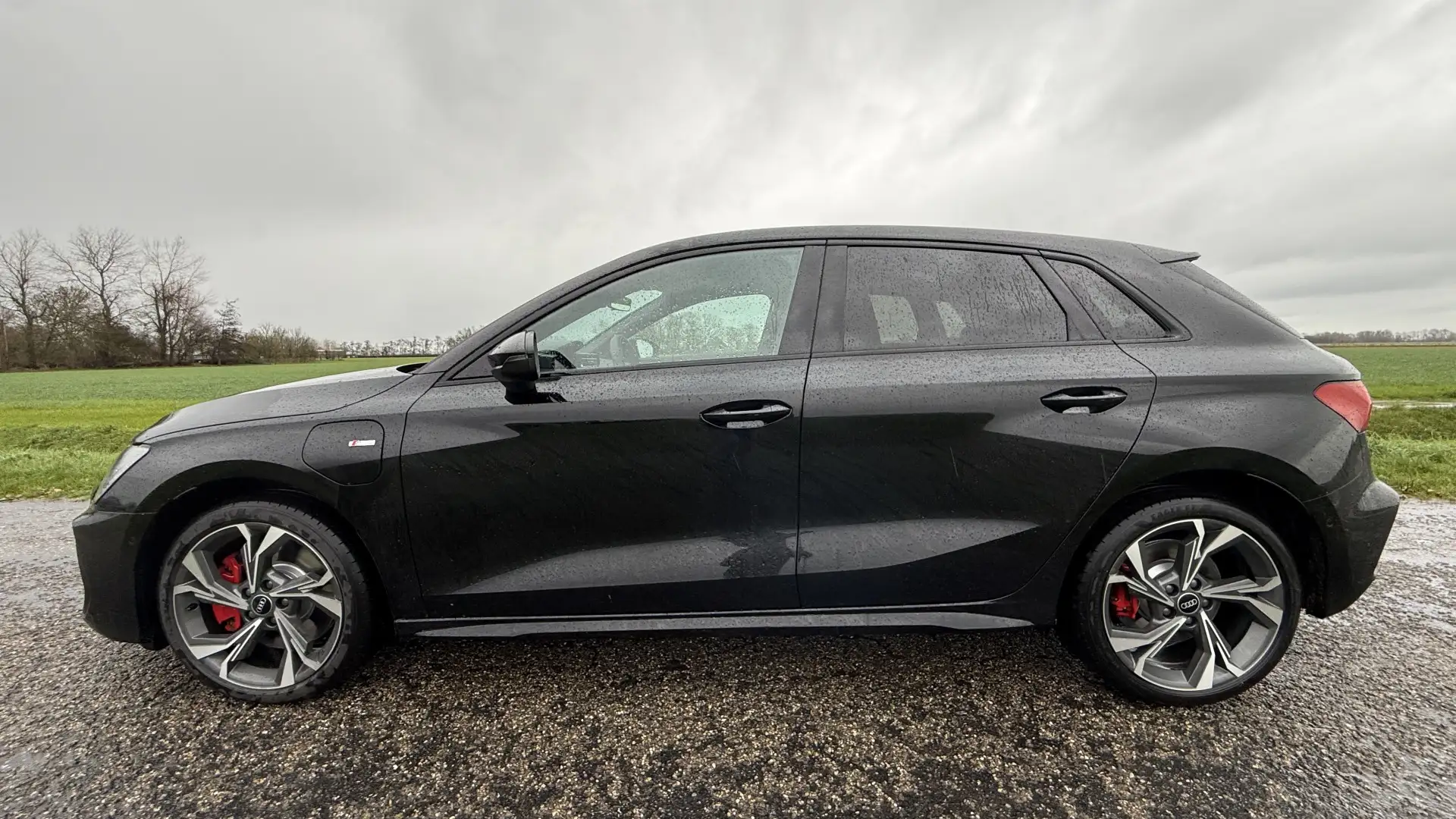 Audi A3 Sportback 45 TFSI e plug in hybride S line, 200 KW Zwart - 2