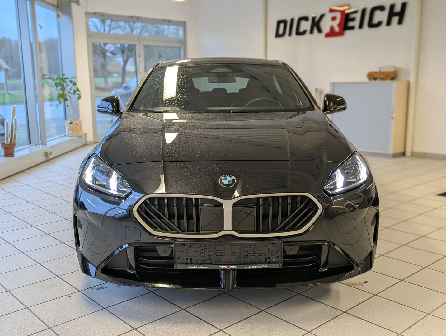 BMW 120 d M-Sport Panorama Driving Assistan-Plus AHK Schwarz - 2