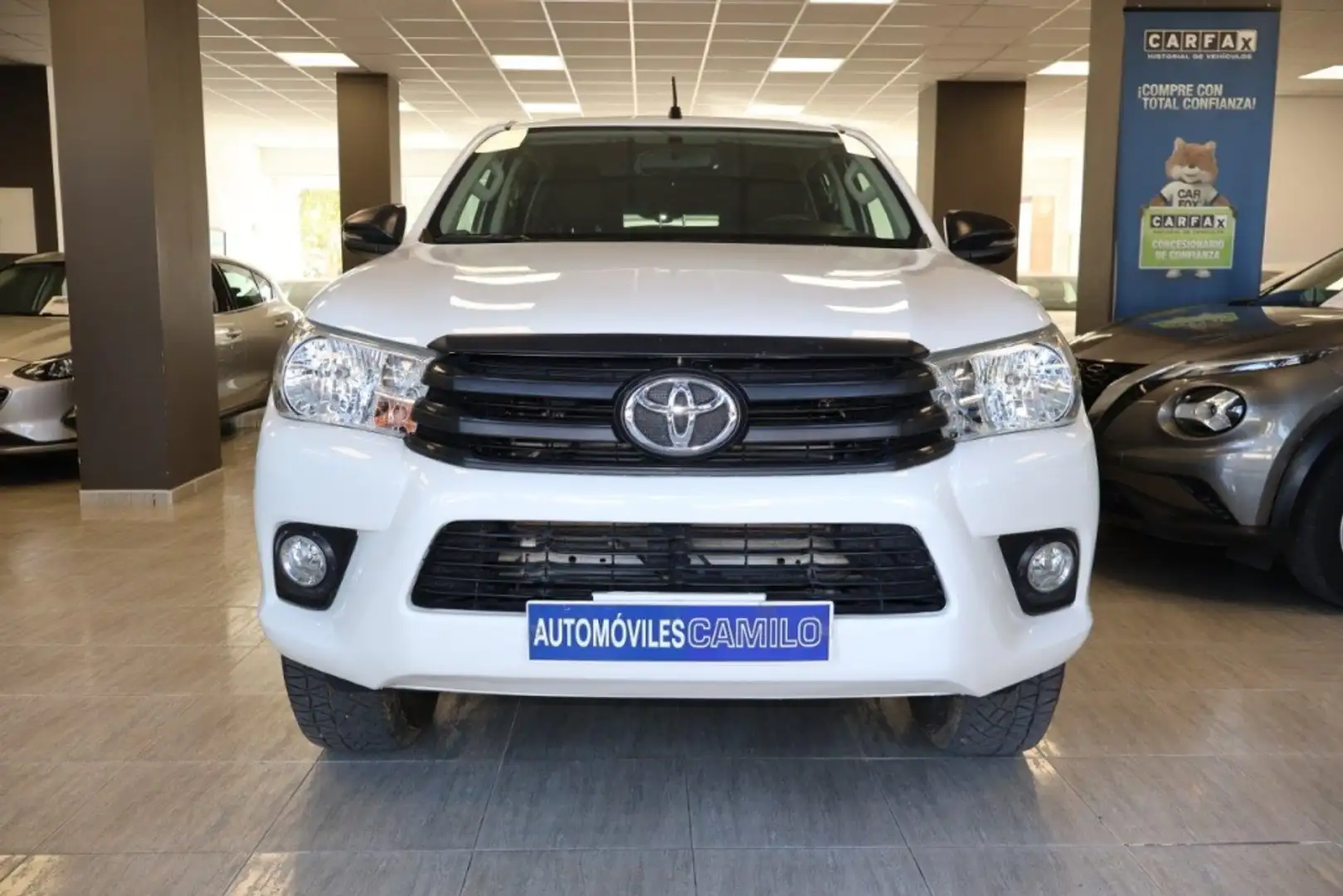 Toyota Hilux Cabina Doble GX Plus Blanco - 2