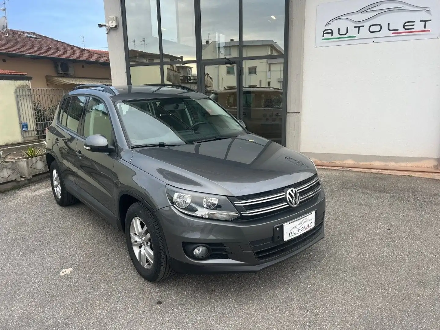 Volkswagen Tiguan 2.0 TDI 110 CV Sport & Style BlueMotion Technology Grigio - 1