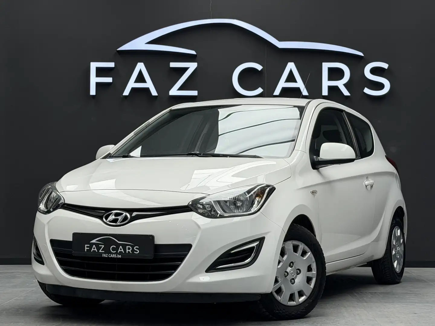 Hyundai i20 1.2i Comfort * 1ER PROP + CLIM + GARANTIE * Weiß - 1