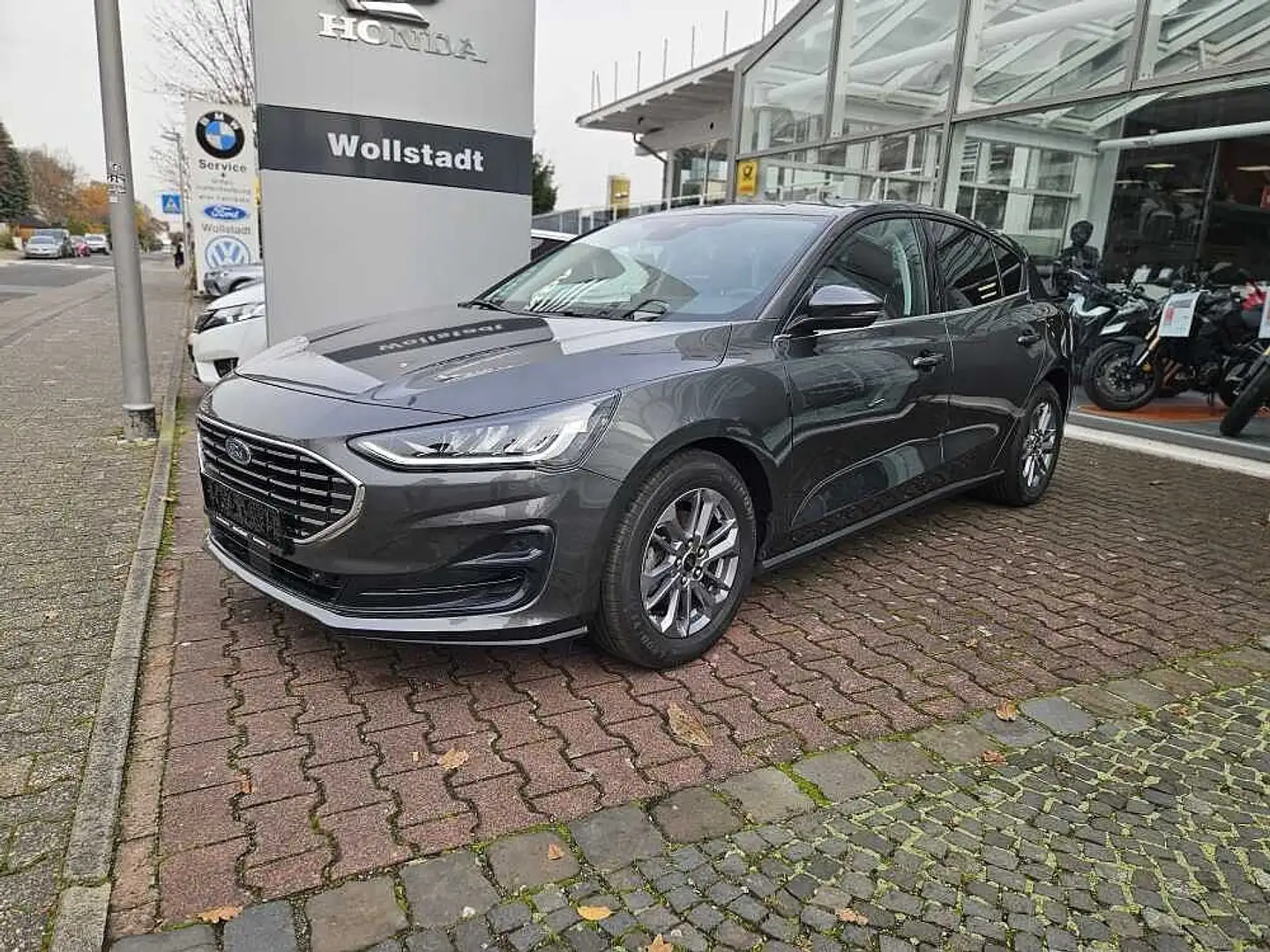 Ford Focus Fließheck 1.0 EcoBoost Hybrid TITANIUM S/S Gris - 1