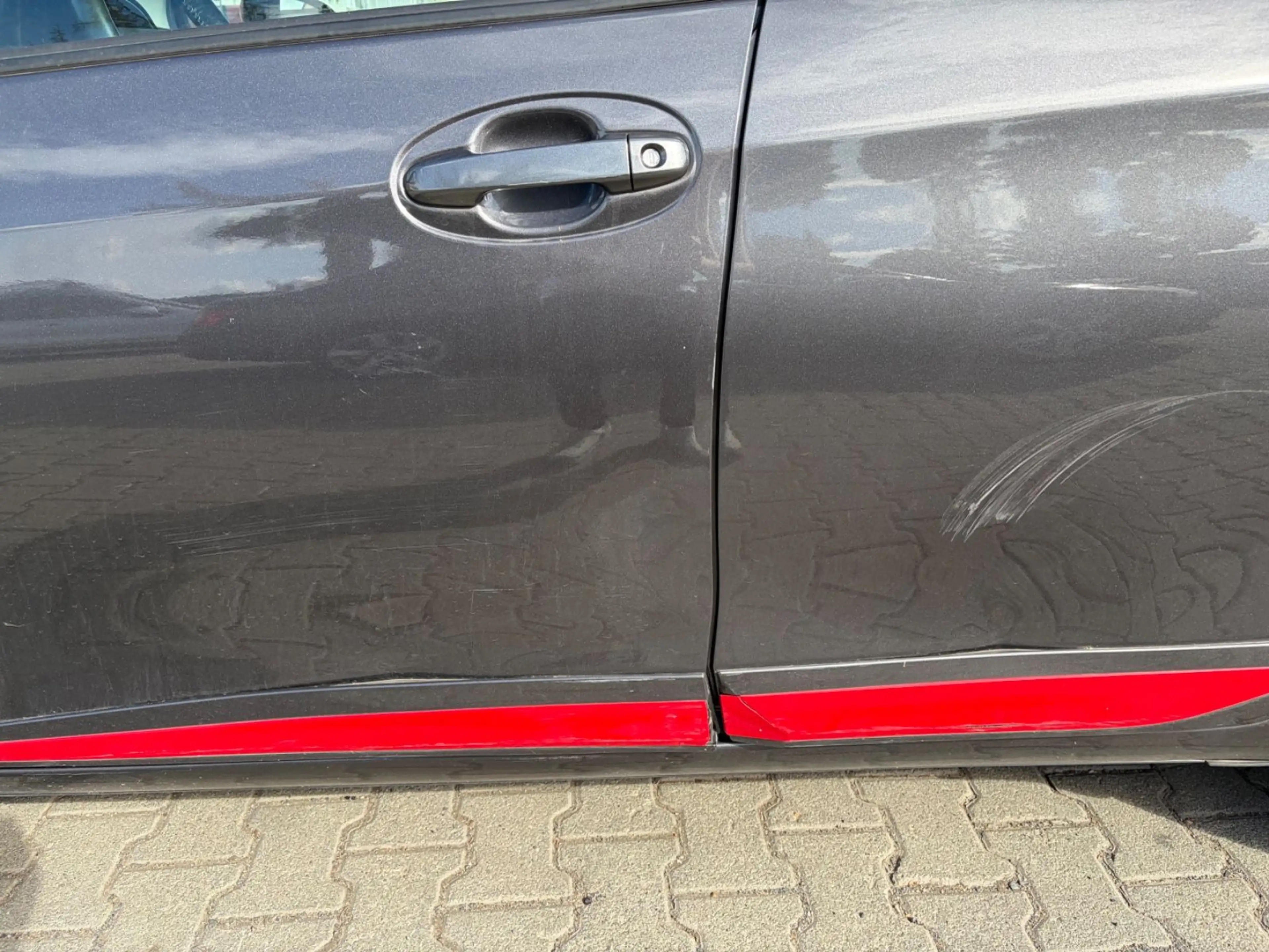 Toyota Yaris 1,5-l-VVT-i Hybrid CVT Launch Edition — photo 15