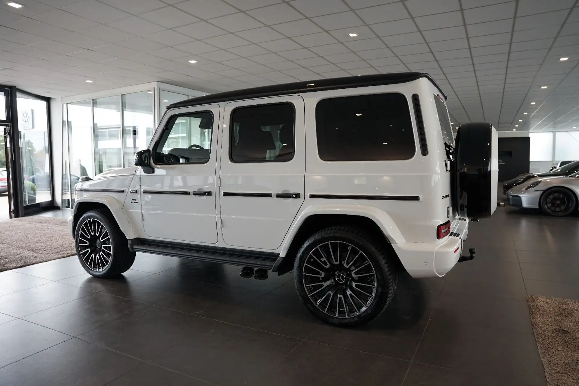 벤츠 G-Class G 63 AMG 2026 흰색 사진 2