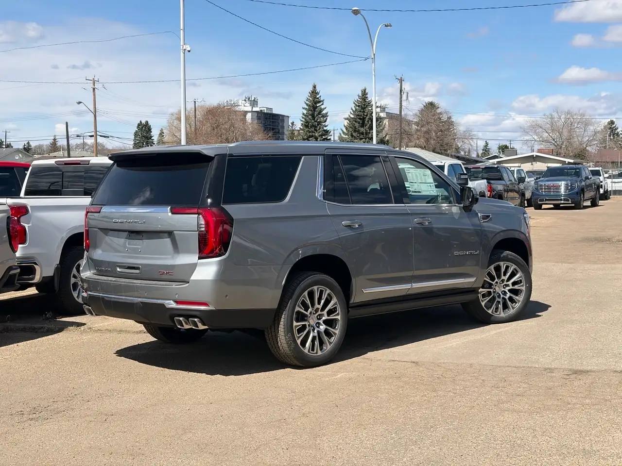 GMC Yukon снимка GMC Yukon