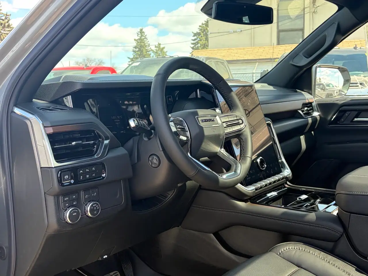 GMC Yukon снимка GMC Yukon