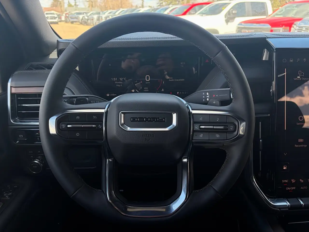 GMC Yukon снимка GMC Yukon