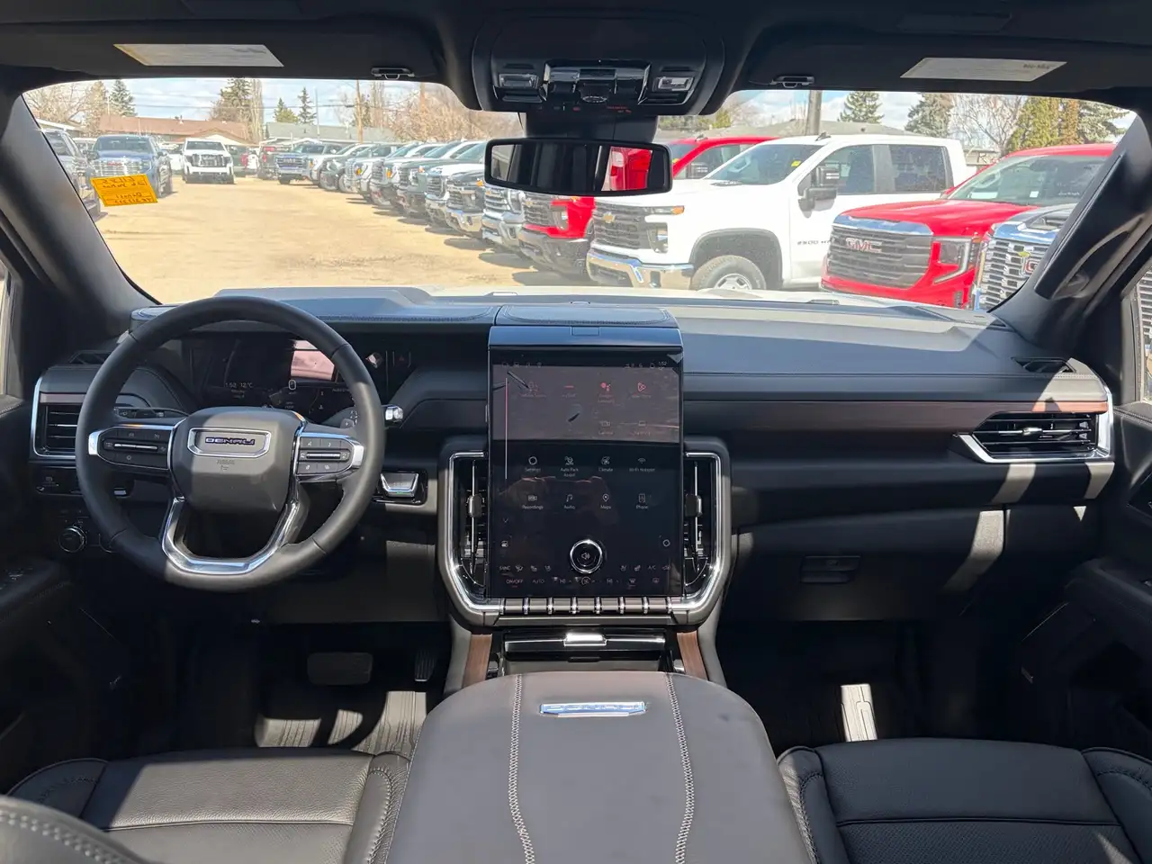 GMC Yukon снимка GMC Yukon