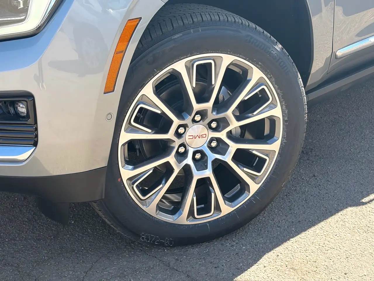 GMC Yukon снимка GMC Yukon