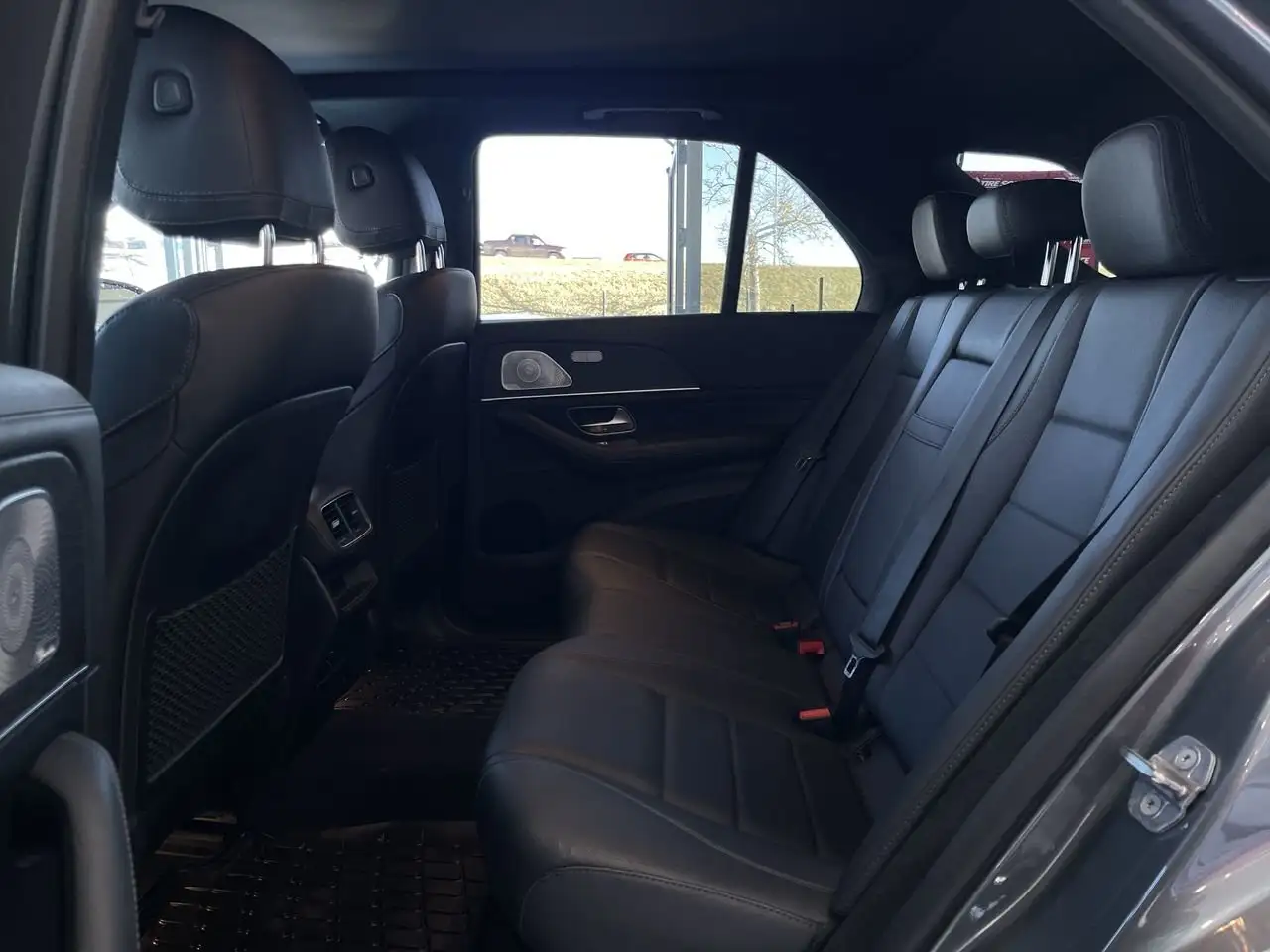 Mercedes-Benz GLE снимка Mercedes-Benz GLE