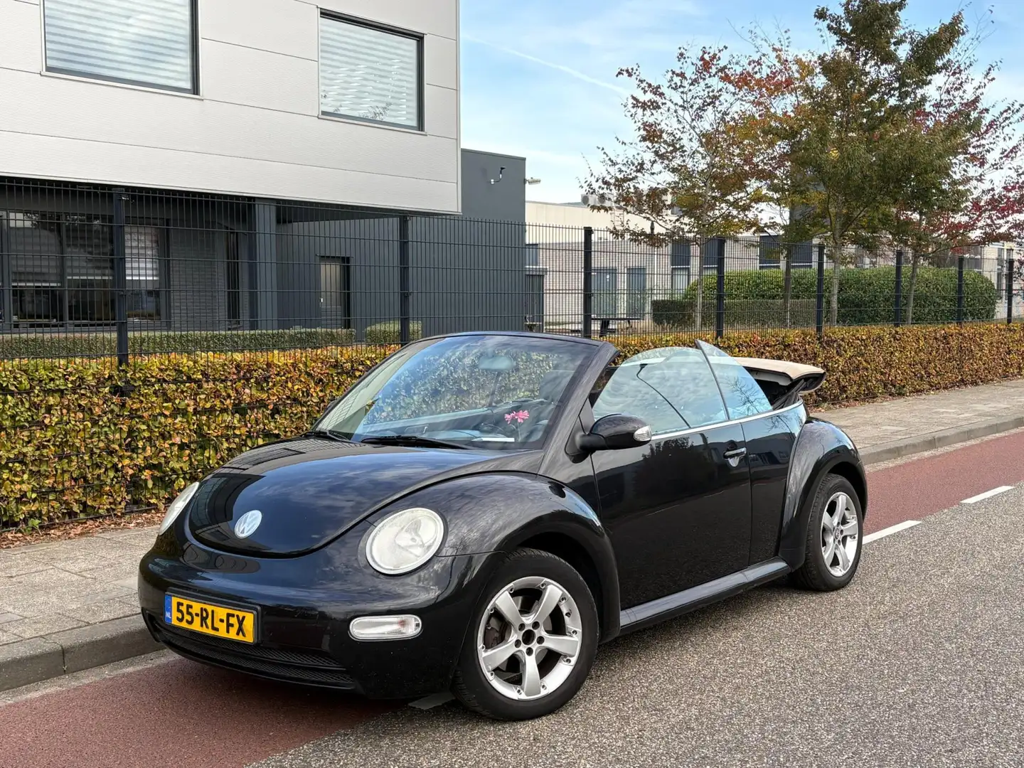 Volkswagen New Beetle Cabriolet 1.6 Turijn Comfort Airco Noir - 1