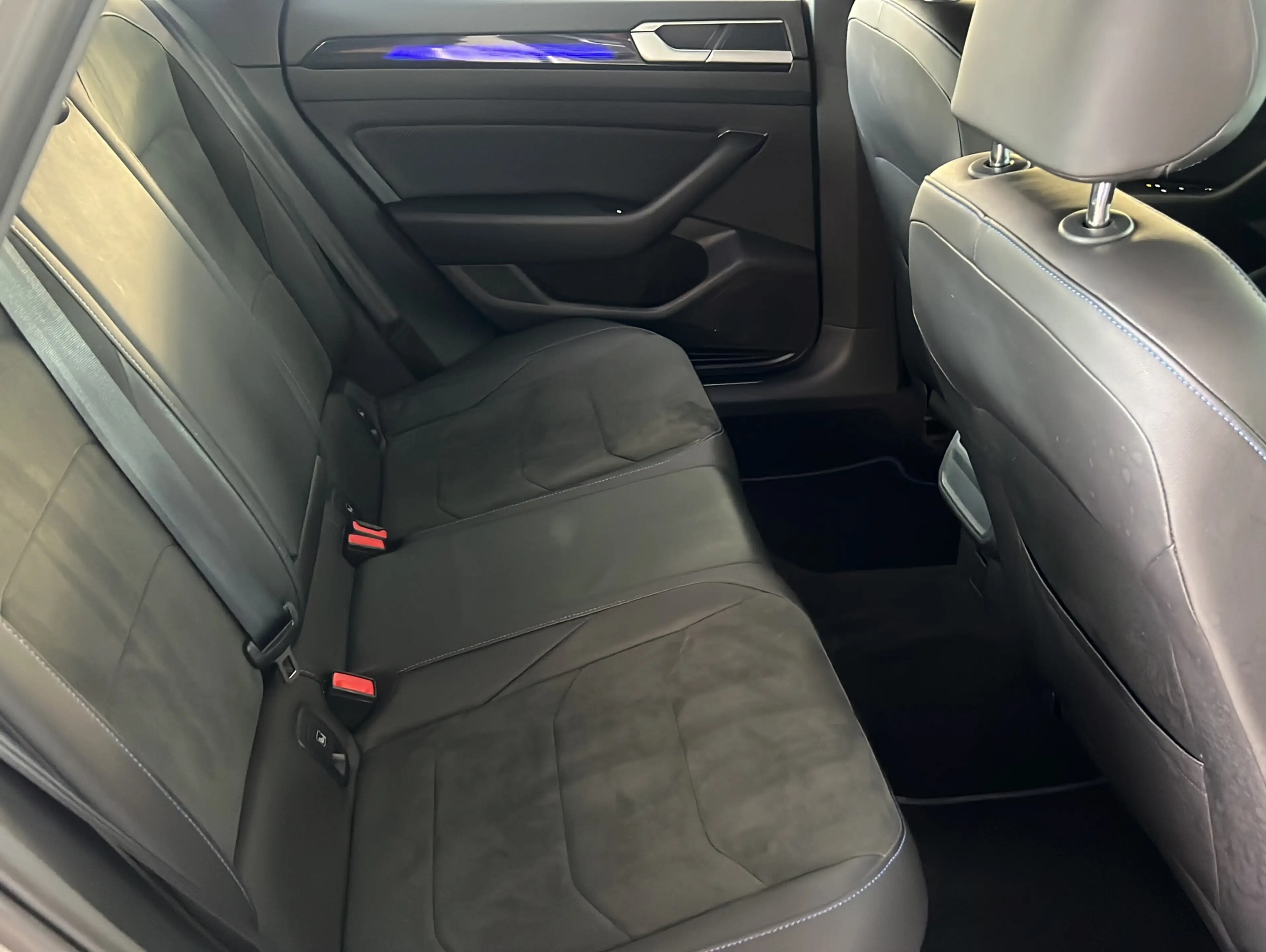 Volkswagen Arteon 2-0 TSI R 4Motion*Navi*ACC*KeyGo*DAB — photo 15