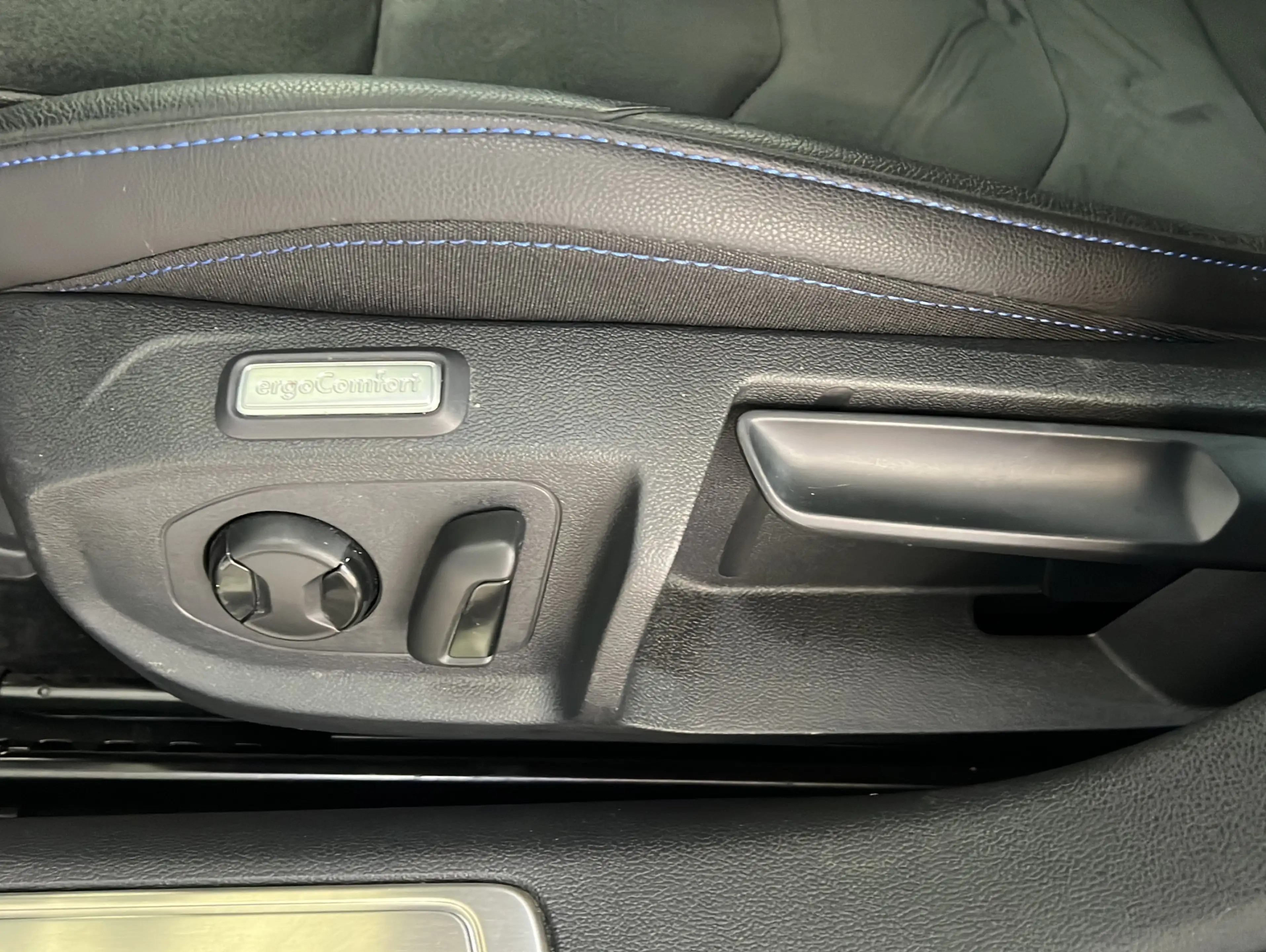 Volkswagen Arteon 2-0 TSI R 4Motion*Navi*ACC*KeyGo*DAB — photo 6