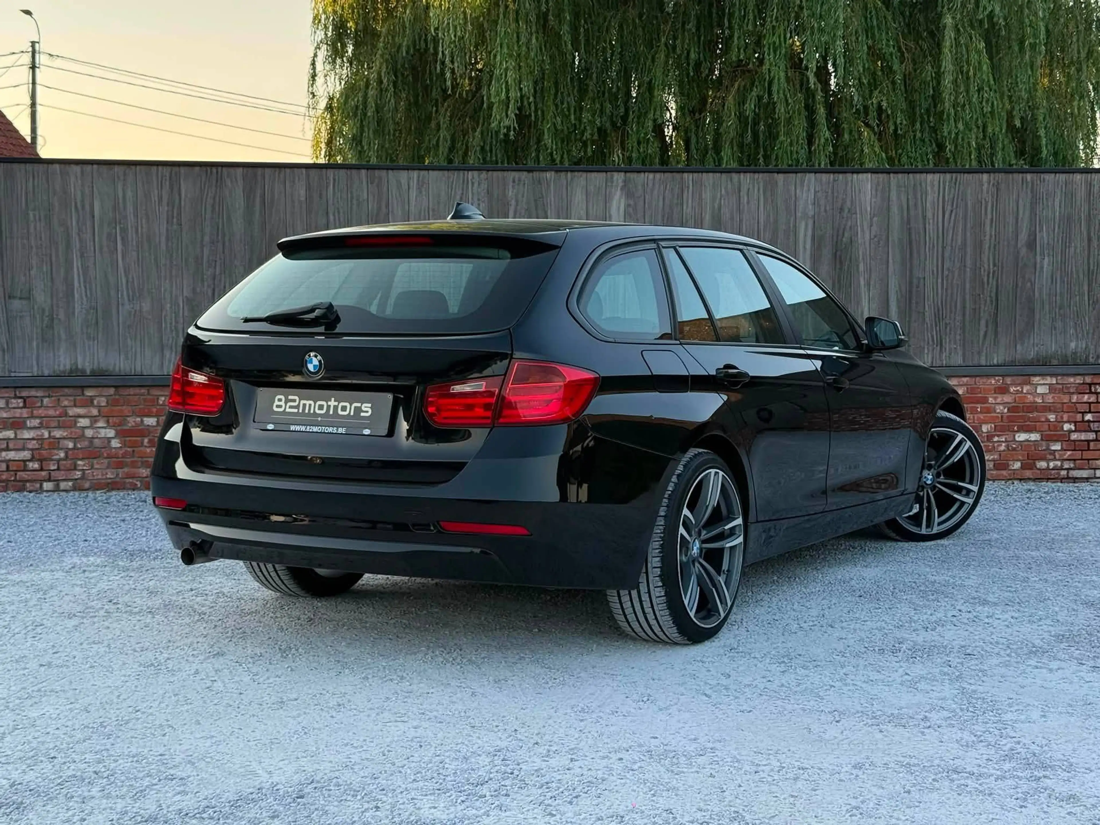 BMW 316 d touring/airco/carplay/bluetooth/205.000km — photo 2