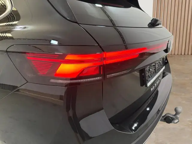 Volkswagen Passat view 9