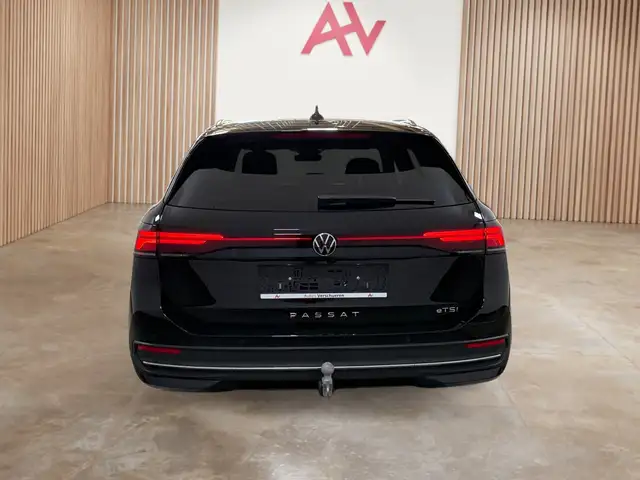 Volkswagen Passat view 8