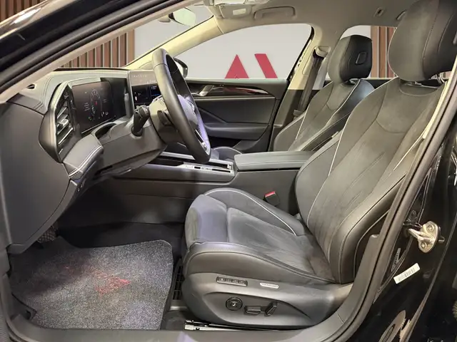 Volkswagen Passat view 13