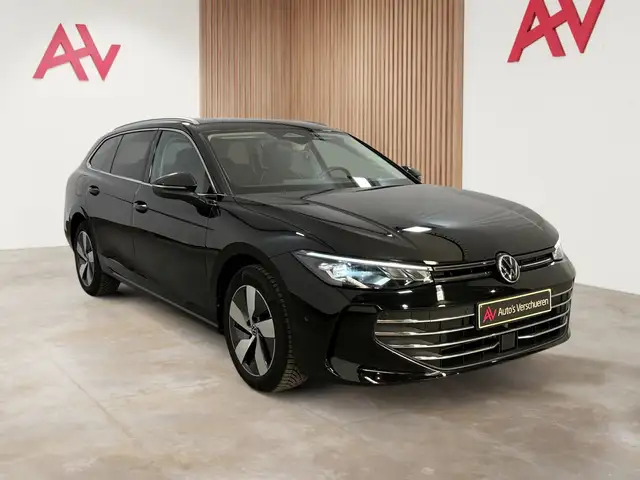Volkswagen Passat view 3