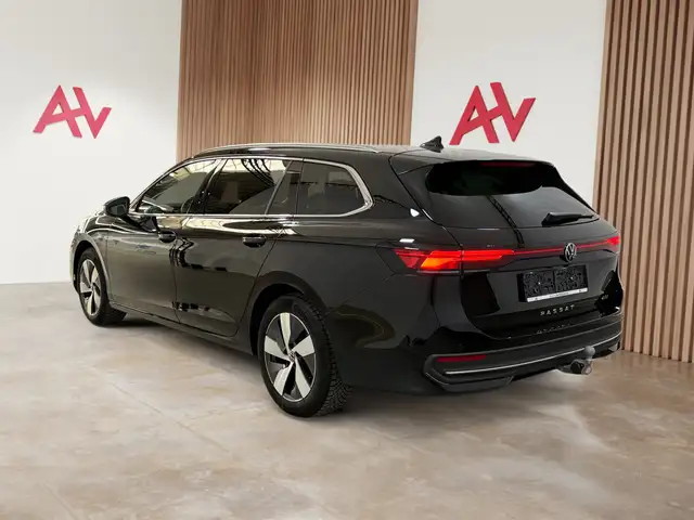 Volkswagen Passat view 10