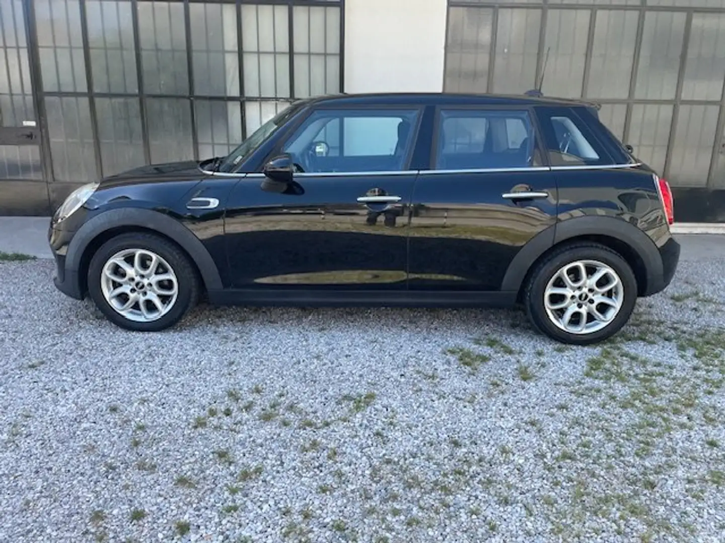 MINI Cooper D Mini 1.5 Cooper D 5p Negro - 1
