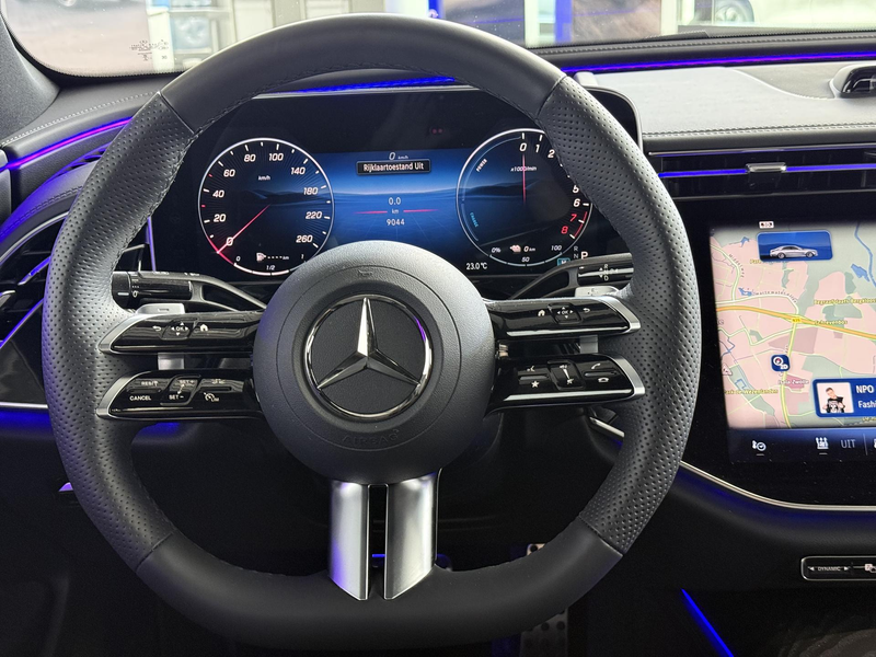 Mercedes-Benz E 300 300e Sport Edition | Panoramaschuifdak | Premium P — photo 13