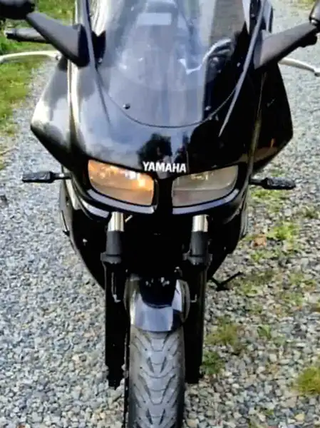 Yamaha FZS 600 - foto 5